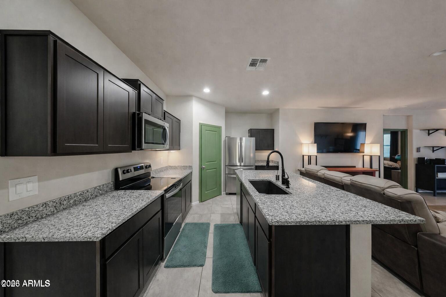 5180 E Gummite Drive