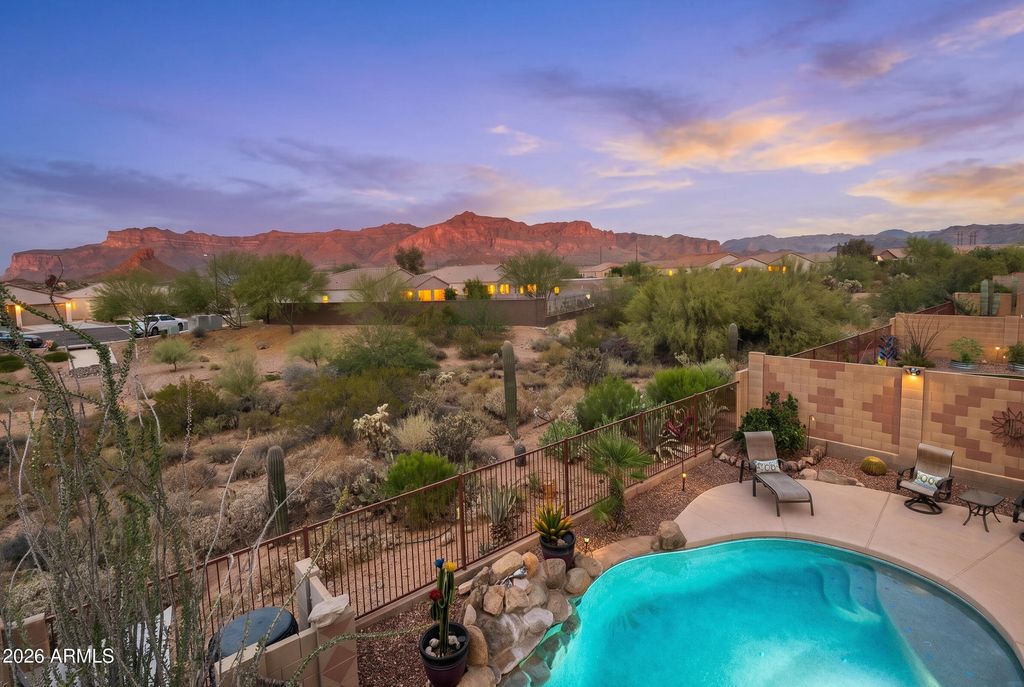 Photo of 9798 E Prospector Drive, Gold Canyon, AZ 85118 (MLS # 7019456)