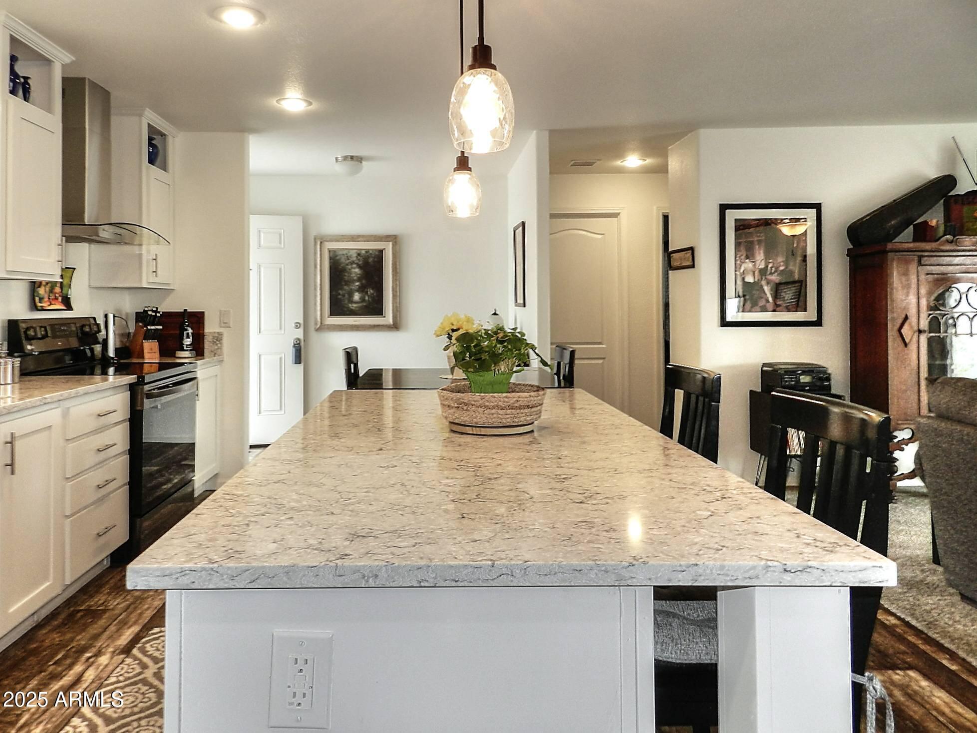 1065 Crenshaw Avenue