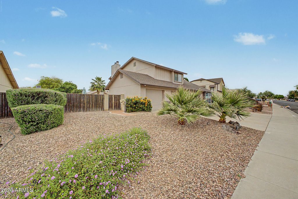 Photo of 6408 W Sunnyside Drive, Glendale, AZ 85304 (MLS # 7011410)