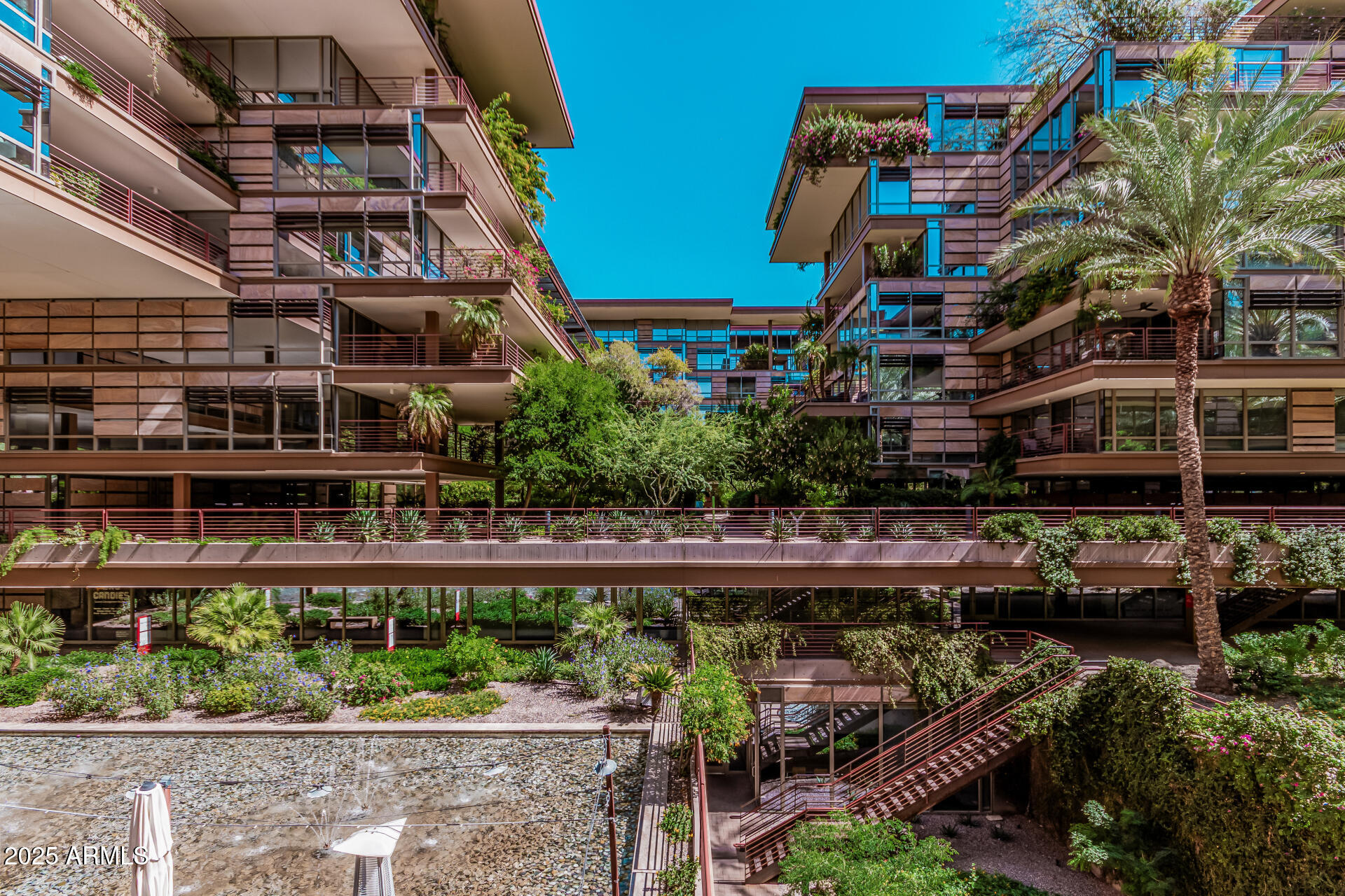 7121 E RANCHO VISTA Drive 2006