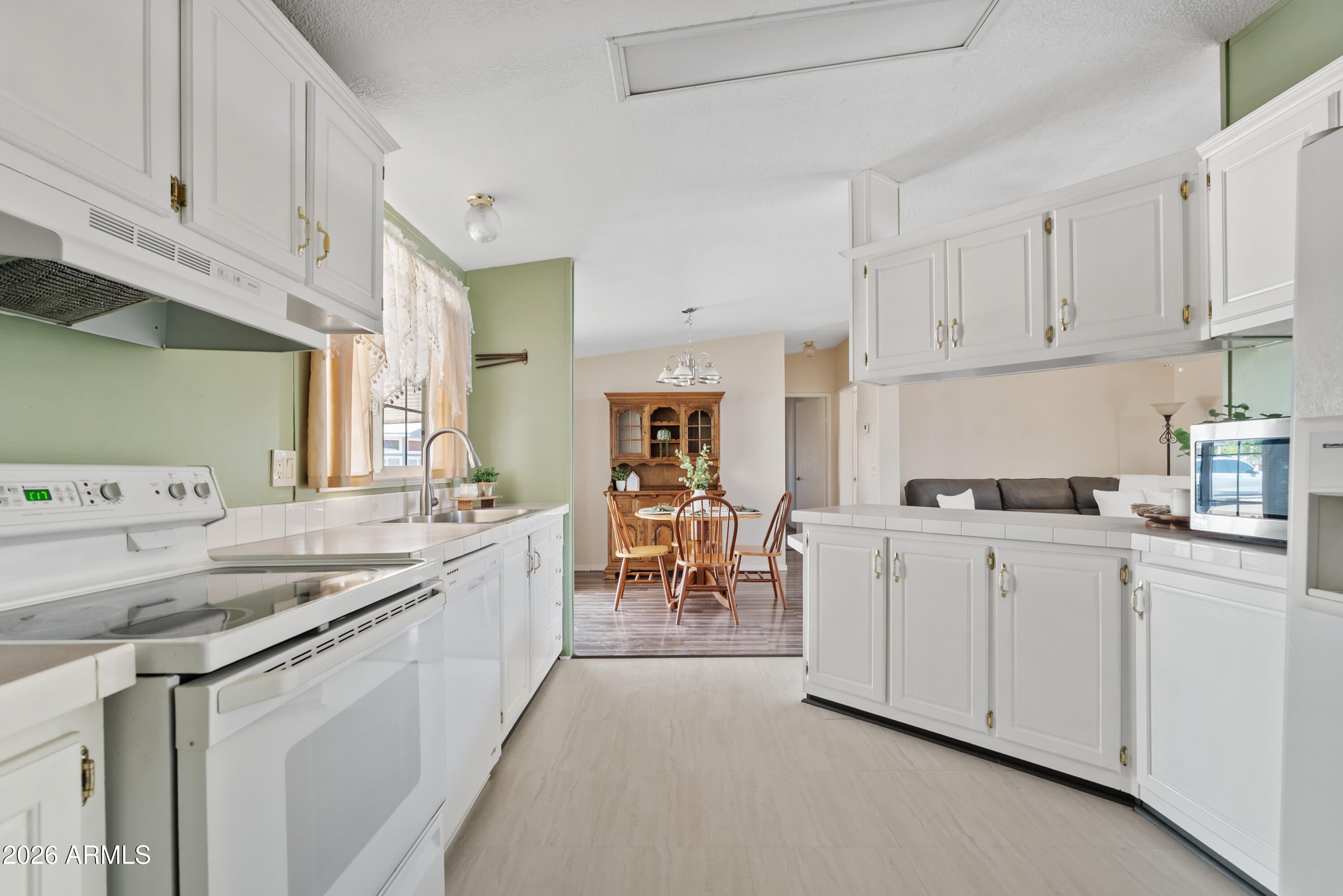 3700 S Tomahawk Road 31