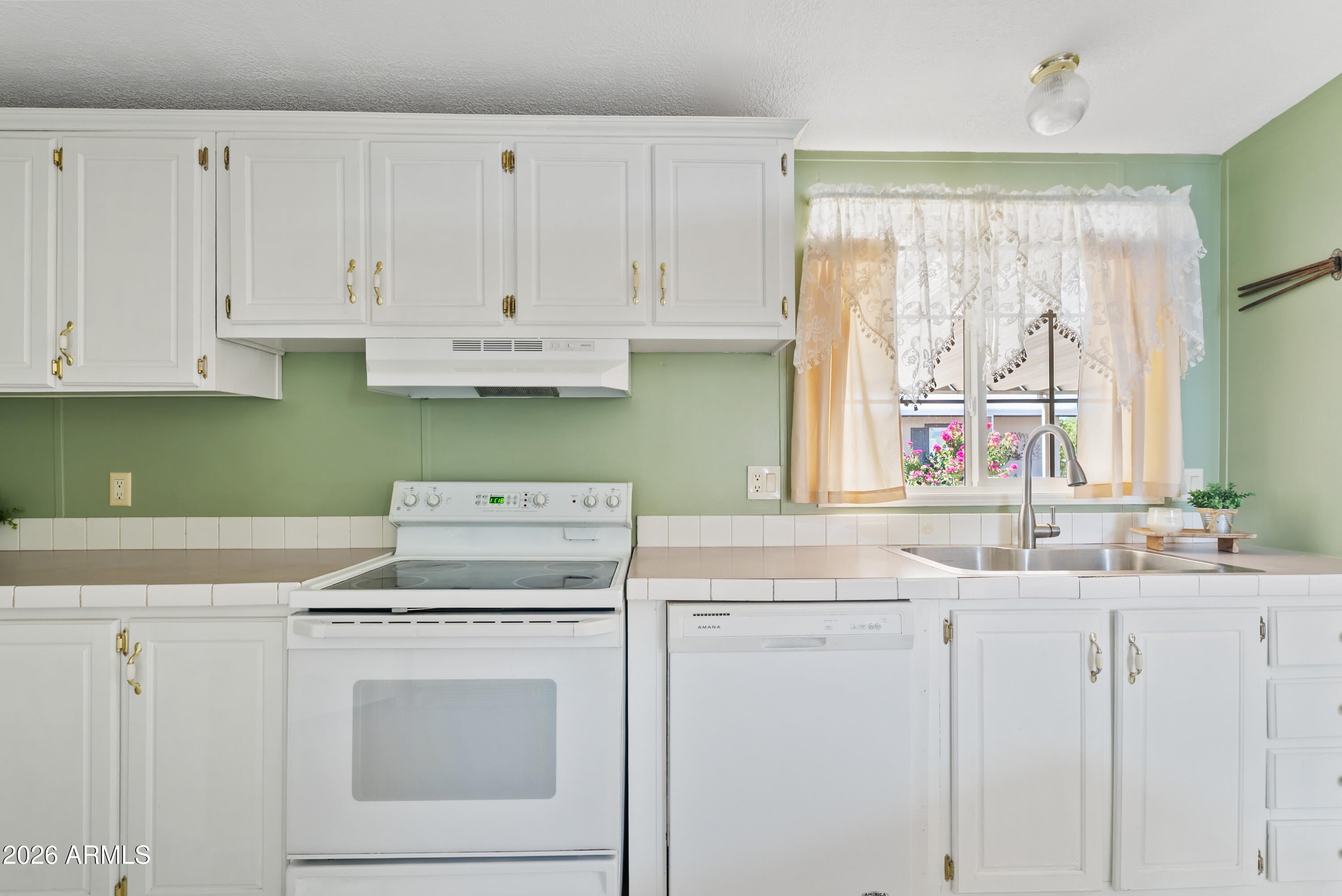 3700 S Tomahawk Road 31