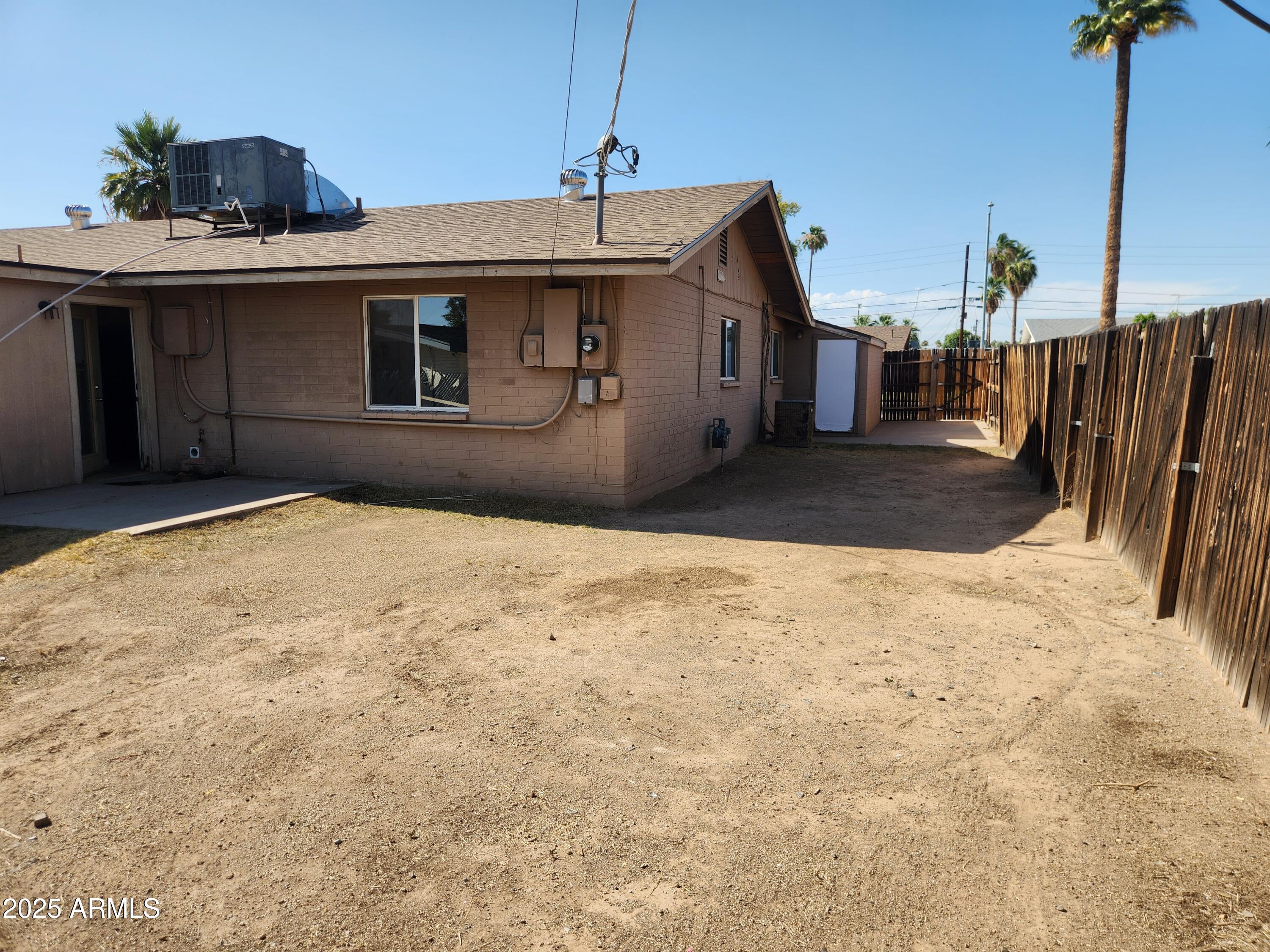 Homes 2 6017 W COLTER Street