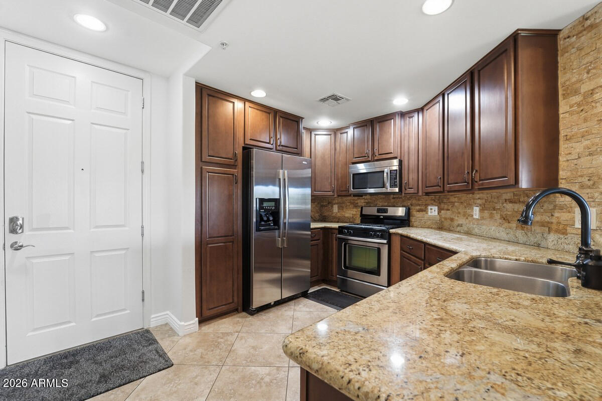 5350 E DEER VALLEY Drive 3255