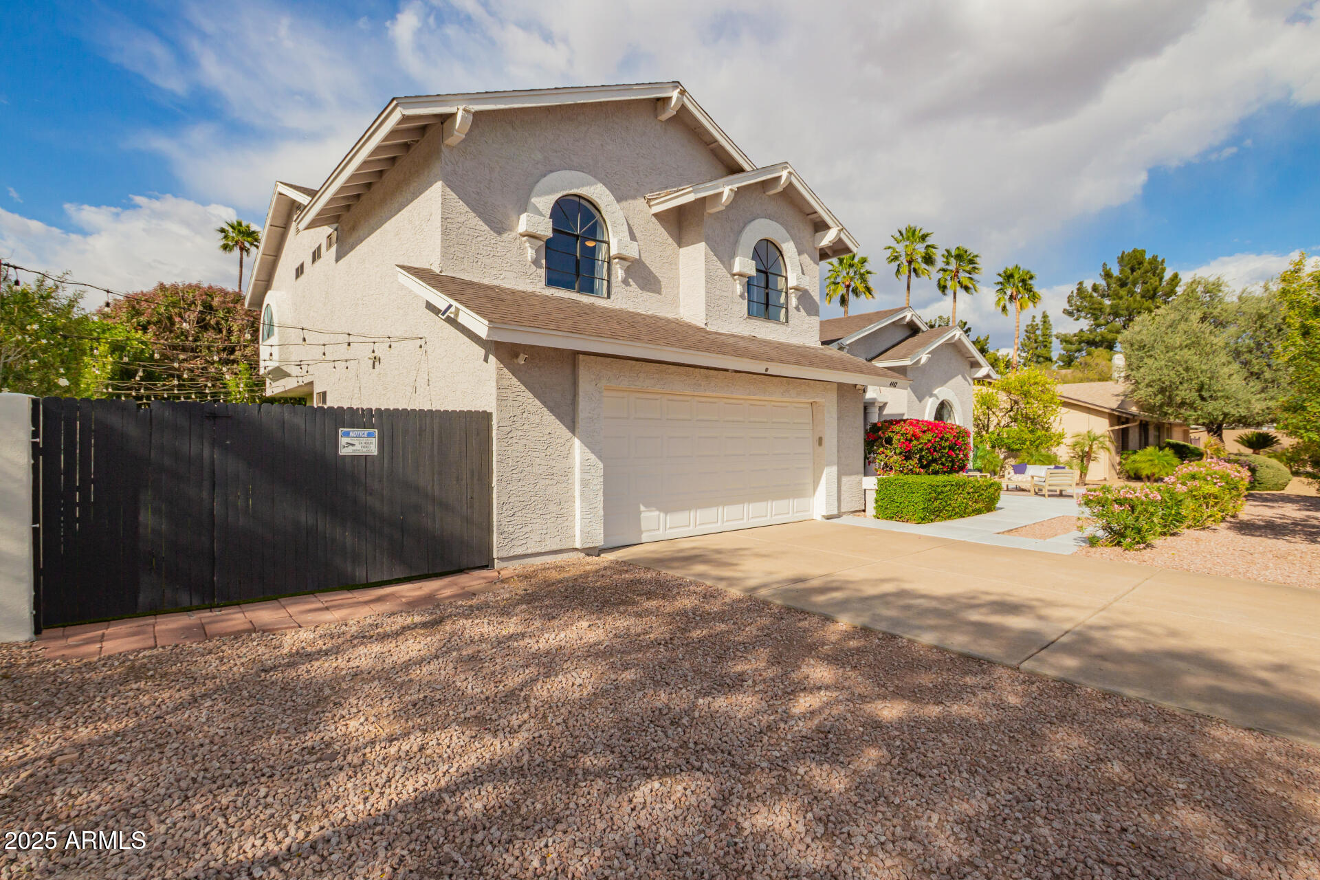 4442 E BEVERLY Lane