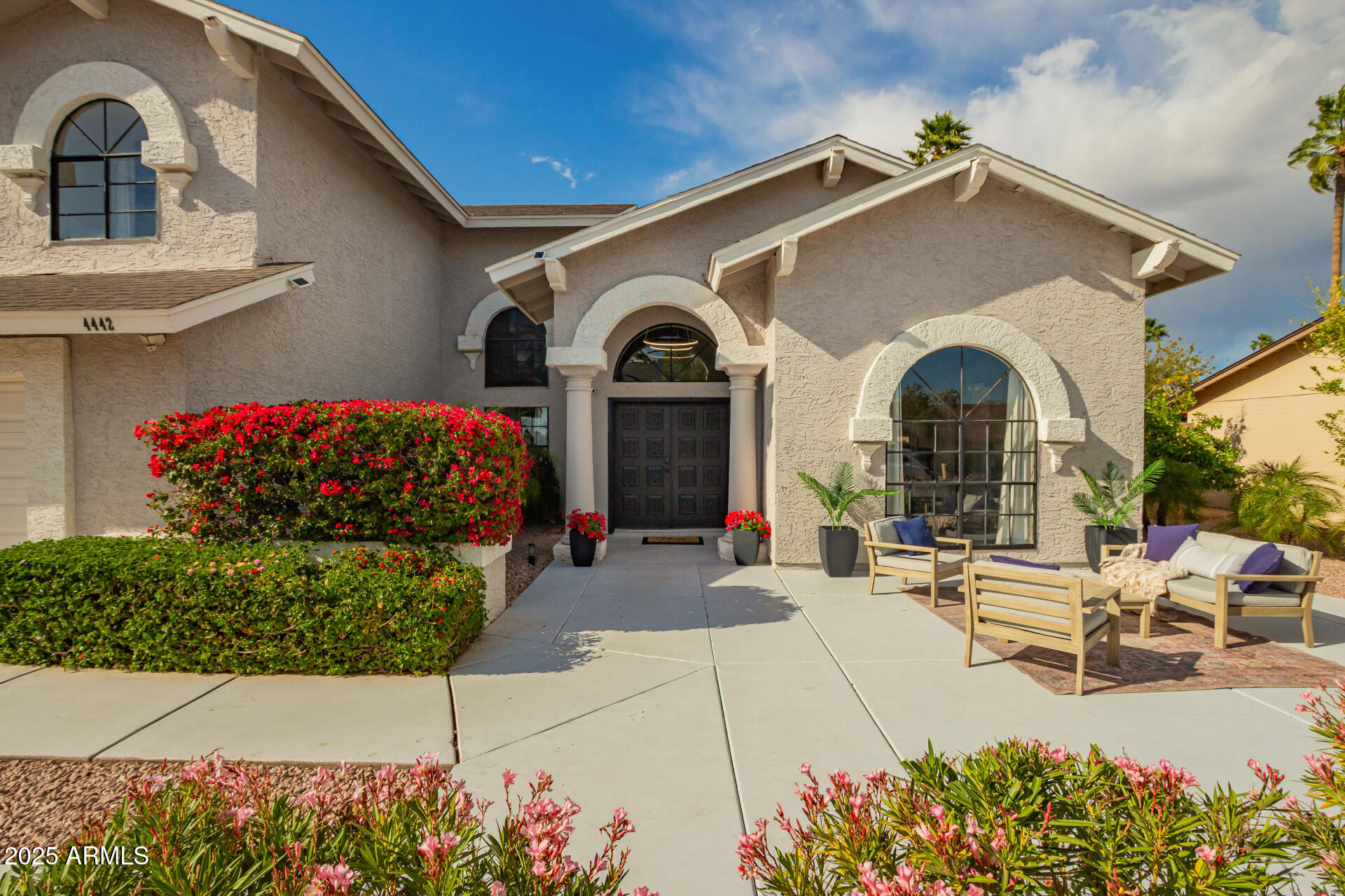 4442 E BEVERLY Lane
