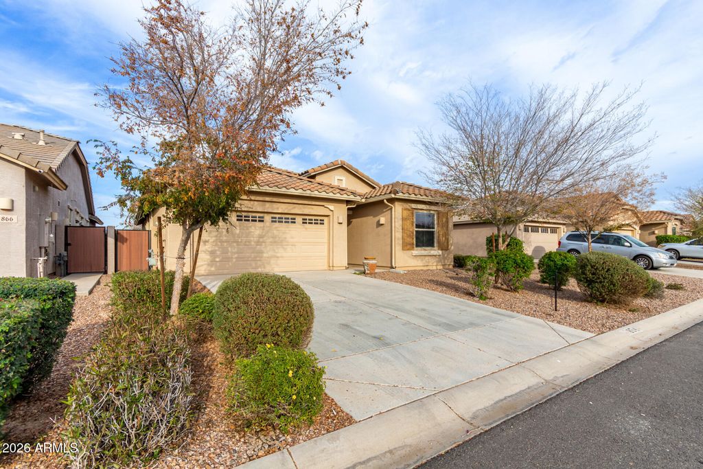 Photo of 854 W Lowell Drive, San Tan Valley, AZ 85140 (MLS # 6980458)