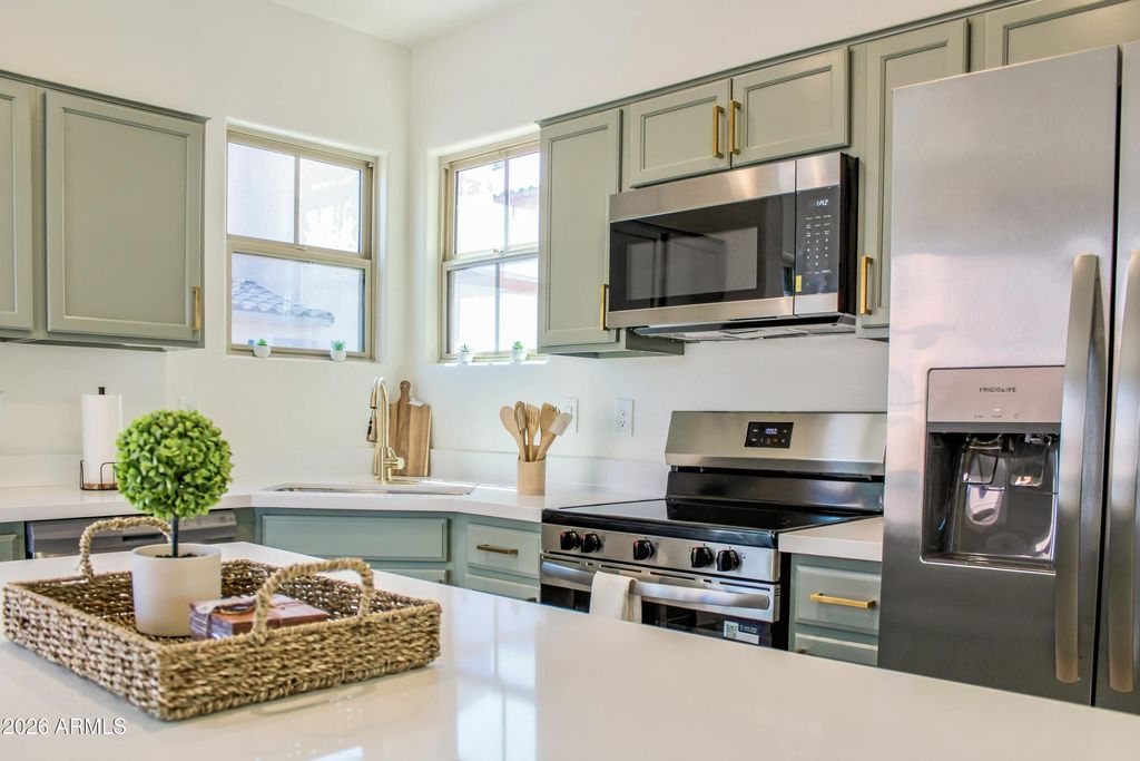 Photo of 7731 W Pipestone Place, Phoenix, AZ 85035 (MLS # 7029101)