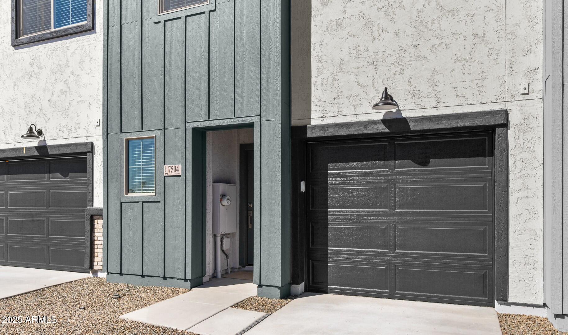 7504 S 75th Drive