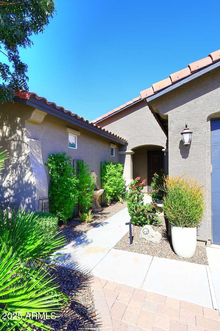 2590 E PENEDES Drive