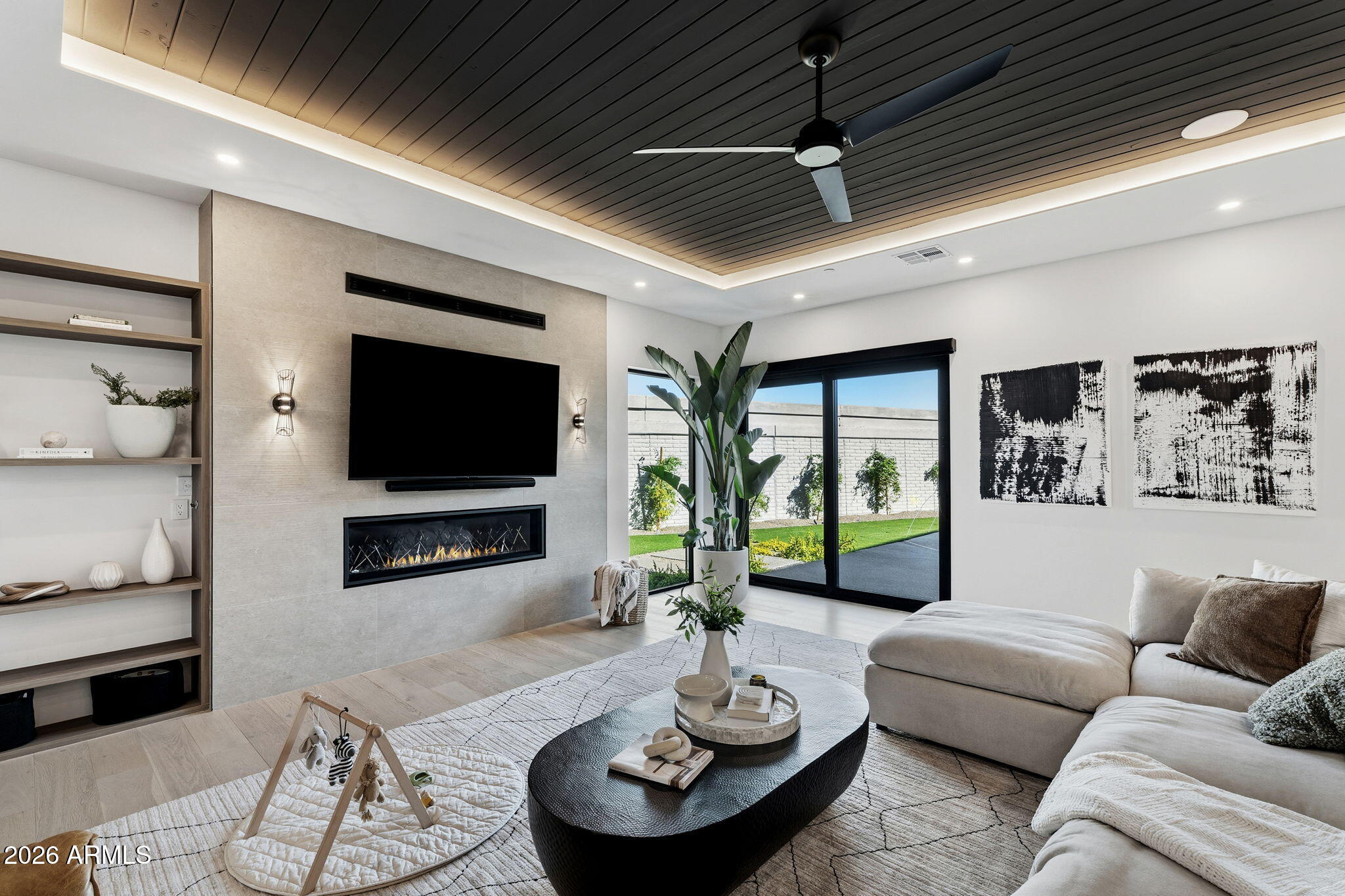 18TH STREET AND PALMAIRE AVENUE - Residential