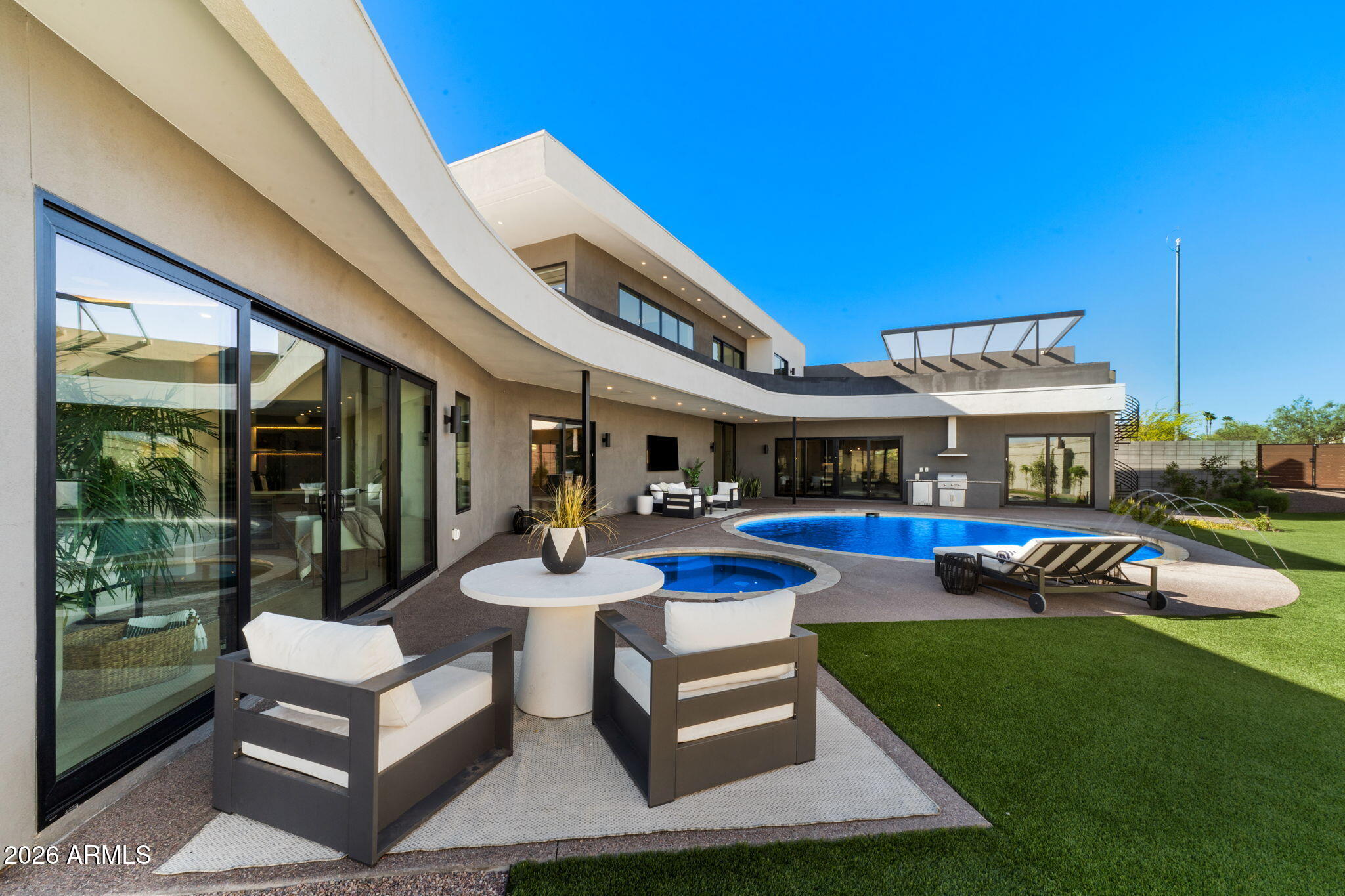 18TH STREET AND PALMAIRE AVENUE - Residential