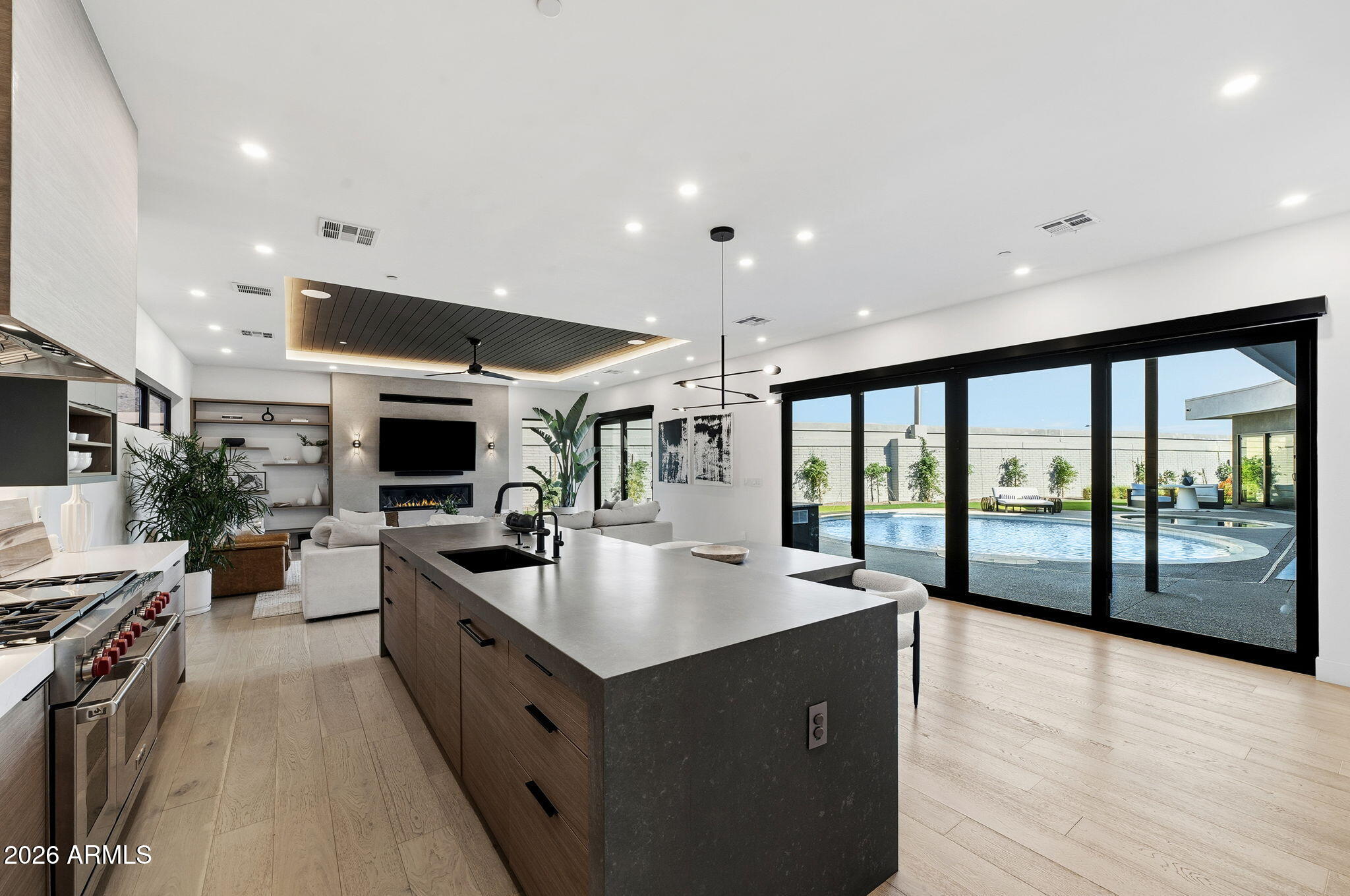 18TH STREET AND PALMAIRE AVENUE - Residential