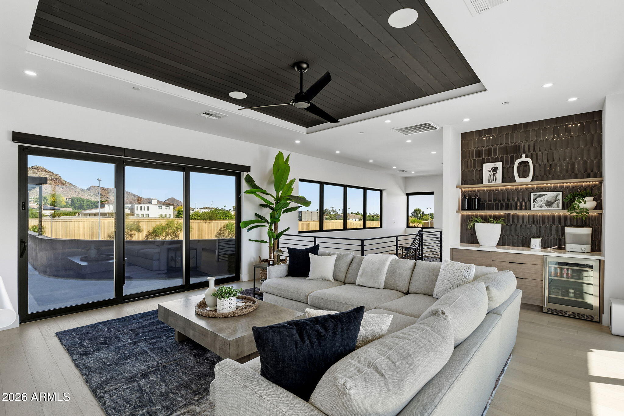 18TH STREET AND PALMAIRE AVENUE - Residential