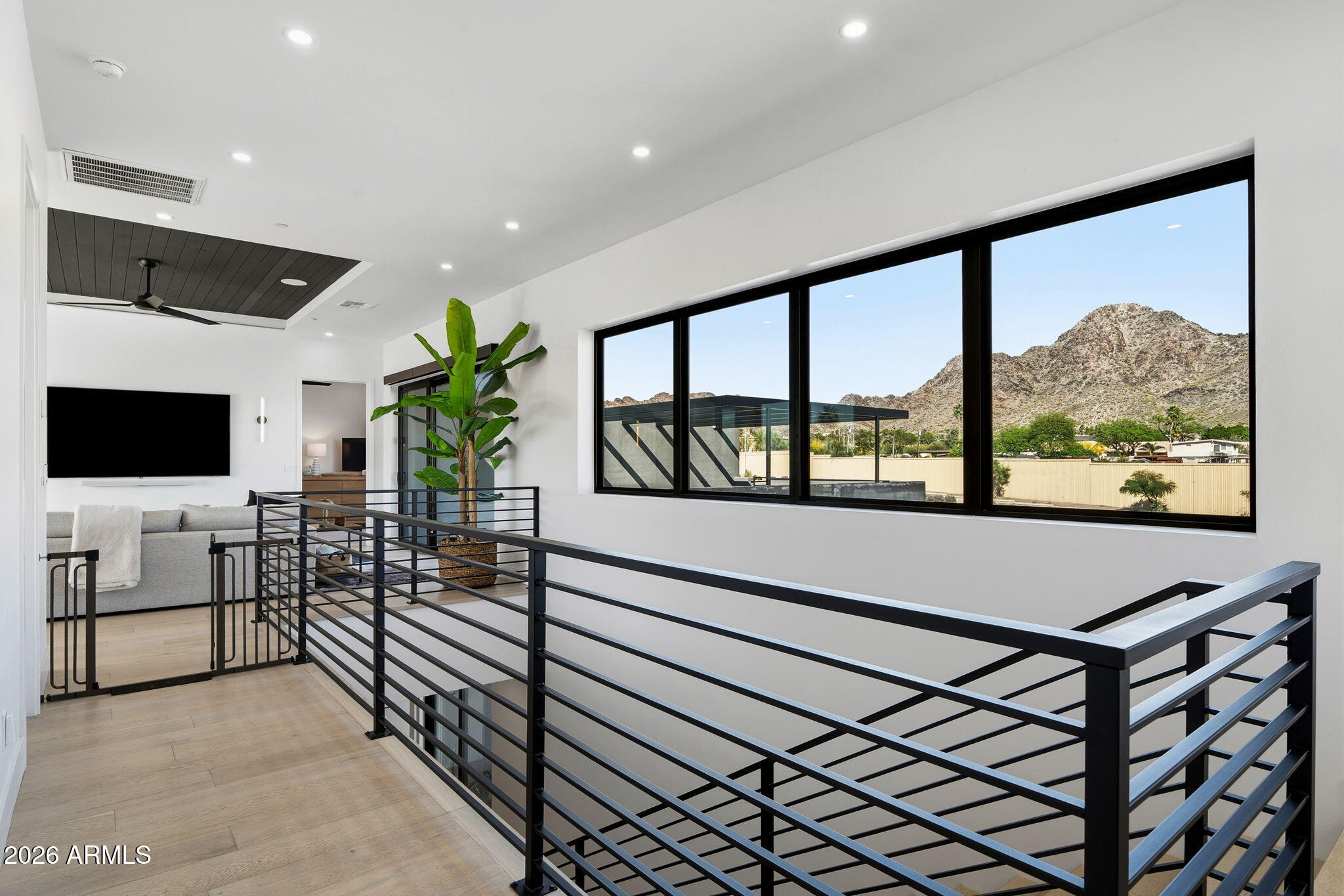 18TH STREET AND PALMAIRE AVENUE - Residential