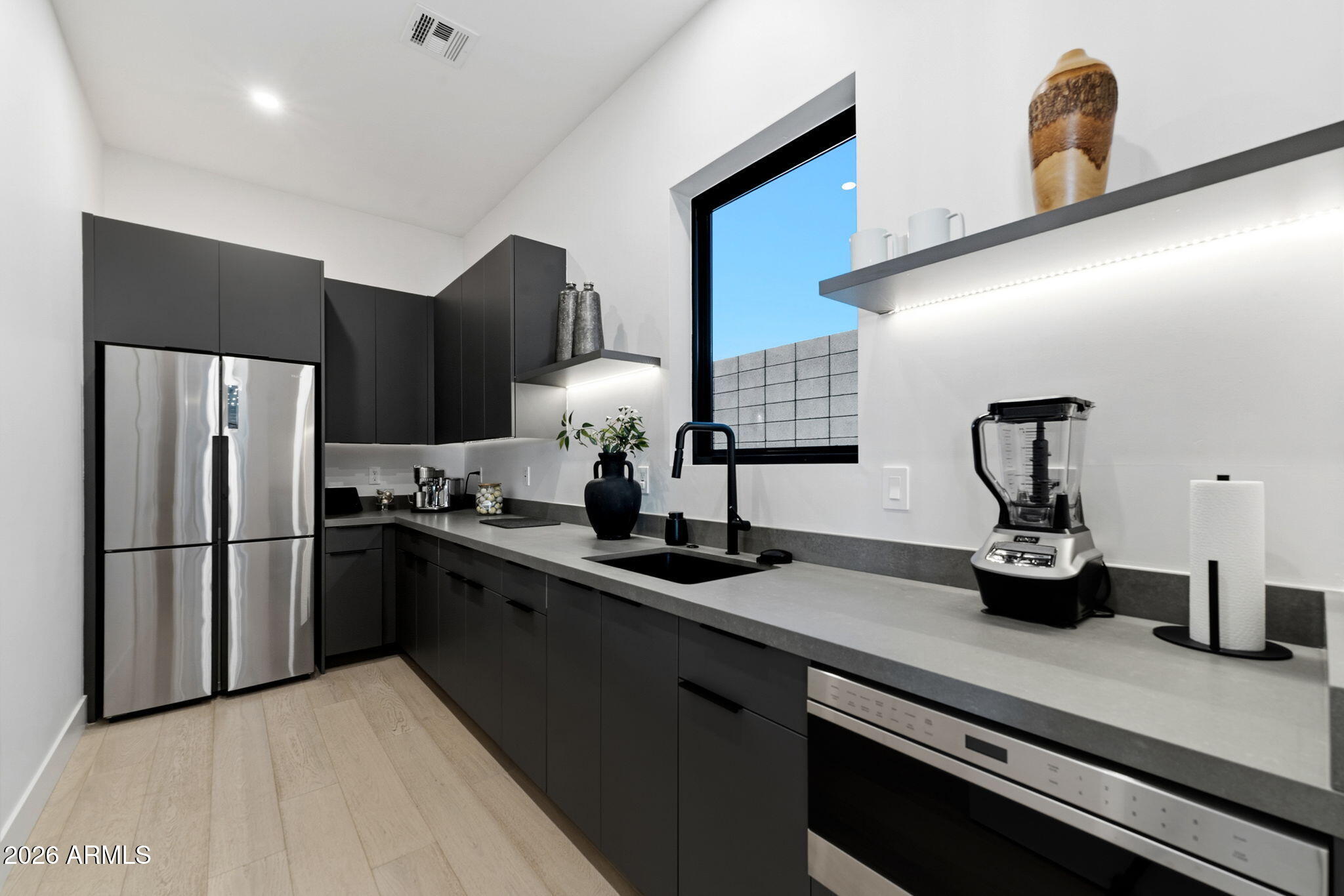 18TH STREET AND PALMAIRE AVENUE - Residential