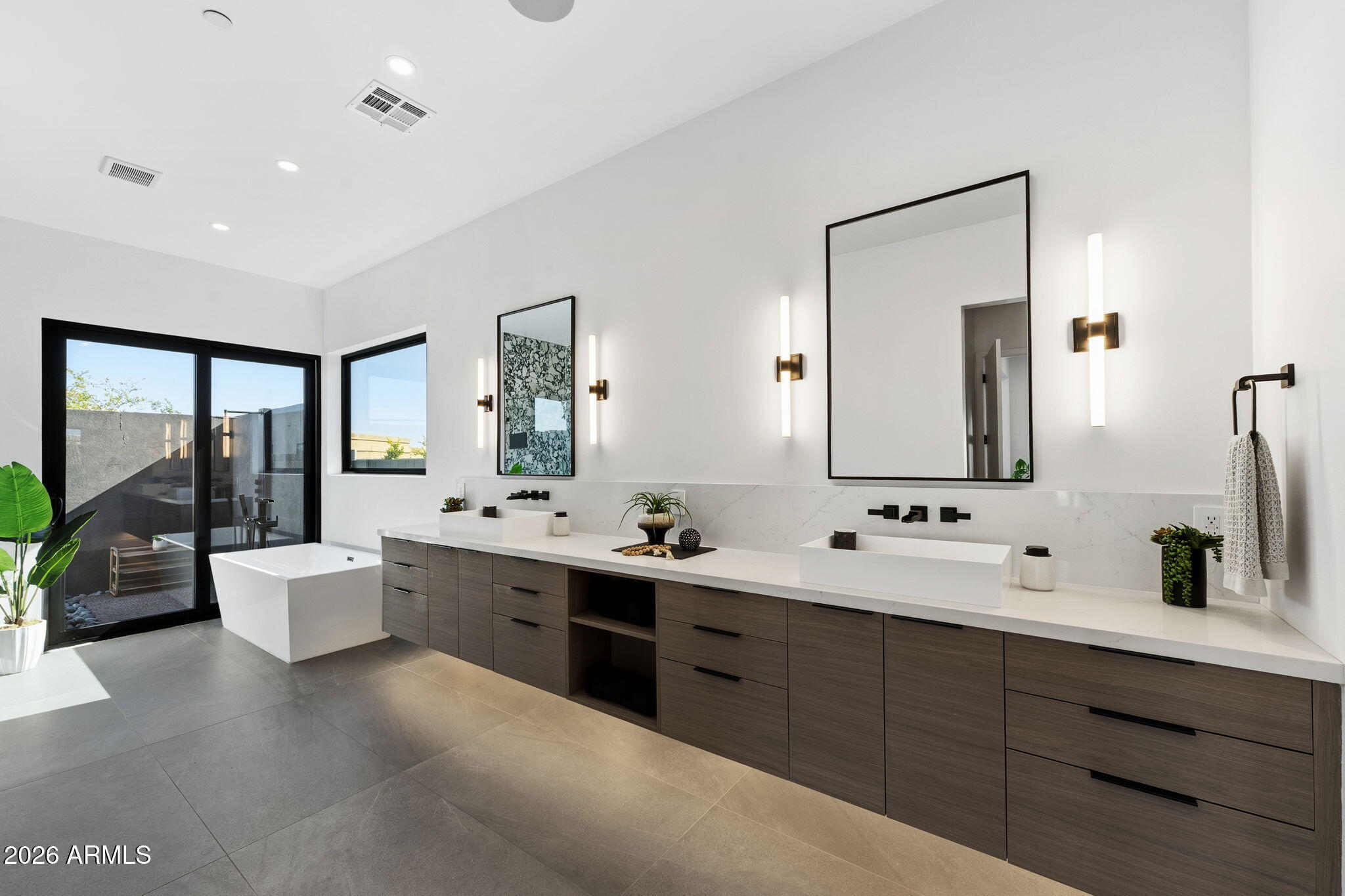 18TH STREET AND PALMAIRE AVENUE - Residential