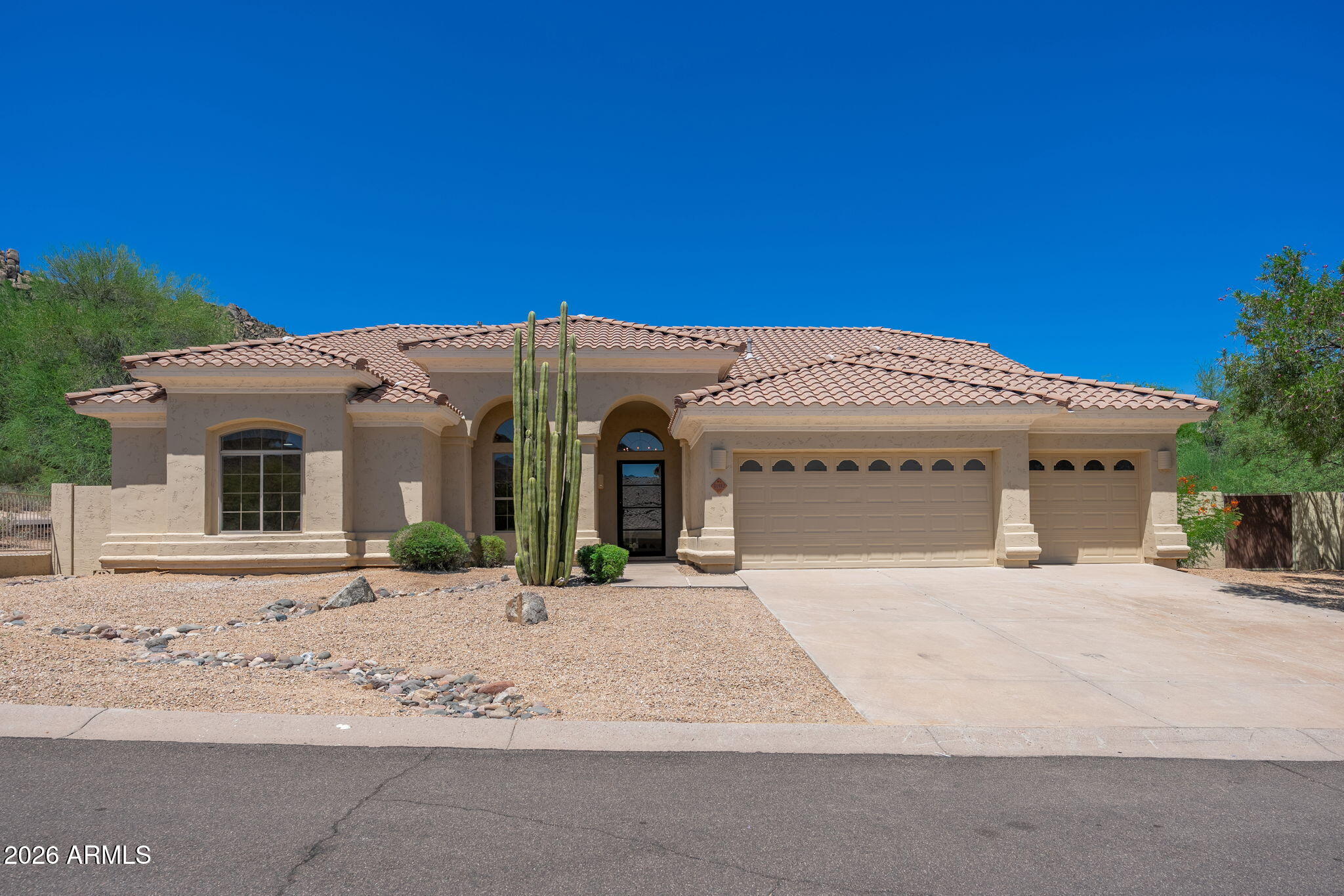 11552 E DESERT HOLLY Drive