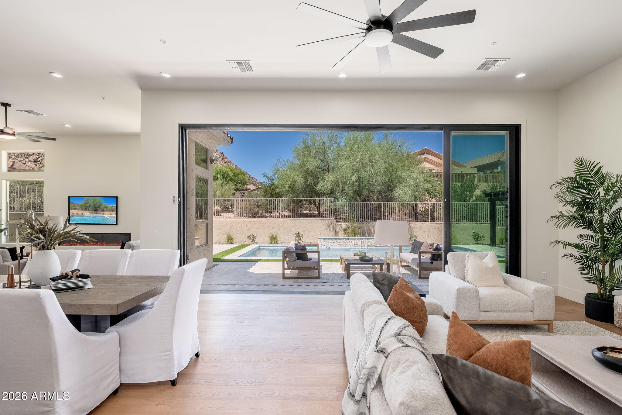 11552 E DESERT HOLLY Drive