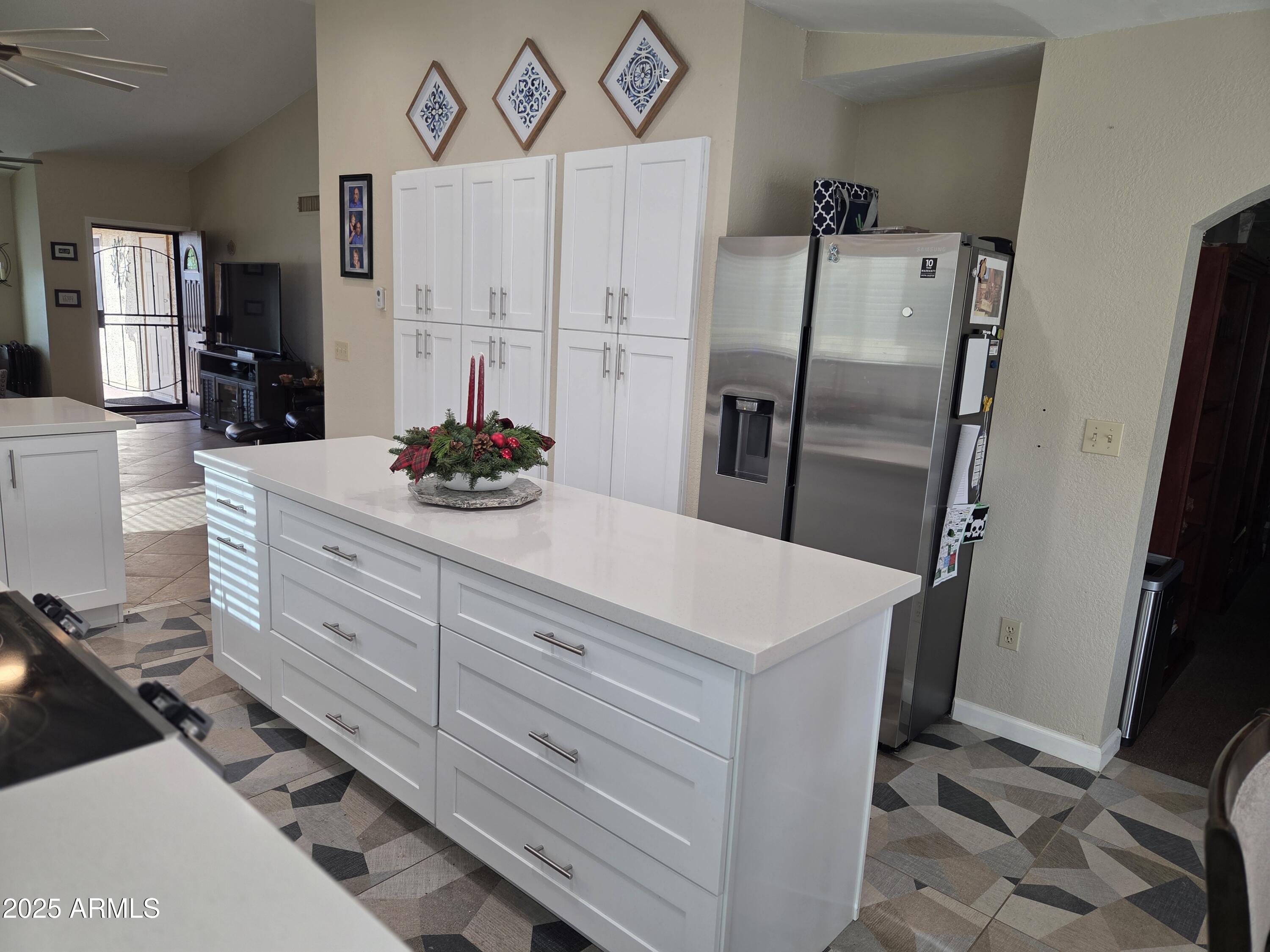 542 S HIGLEY Road 53