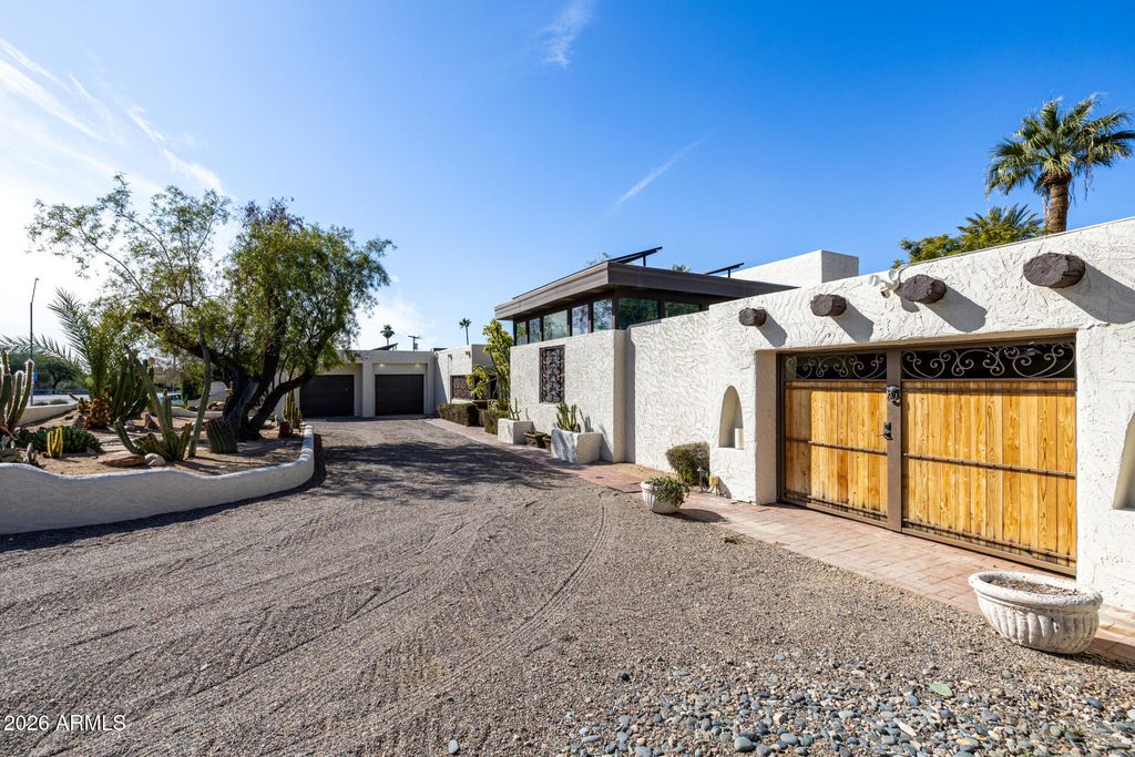 Photo of 1522 E Northern Avenue, Phoenix, AZ 85020 (MLS # 6977276)