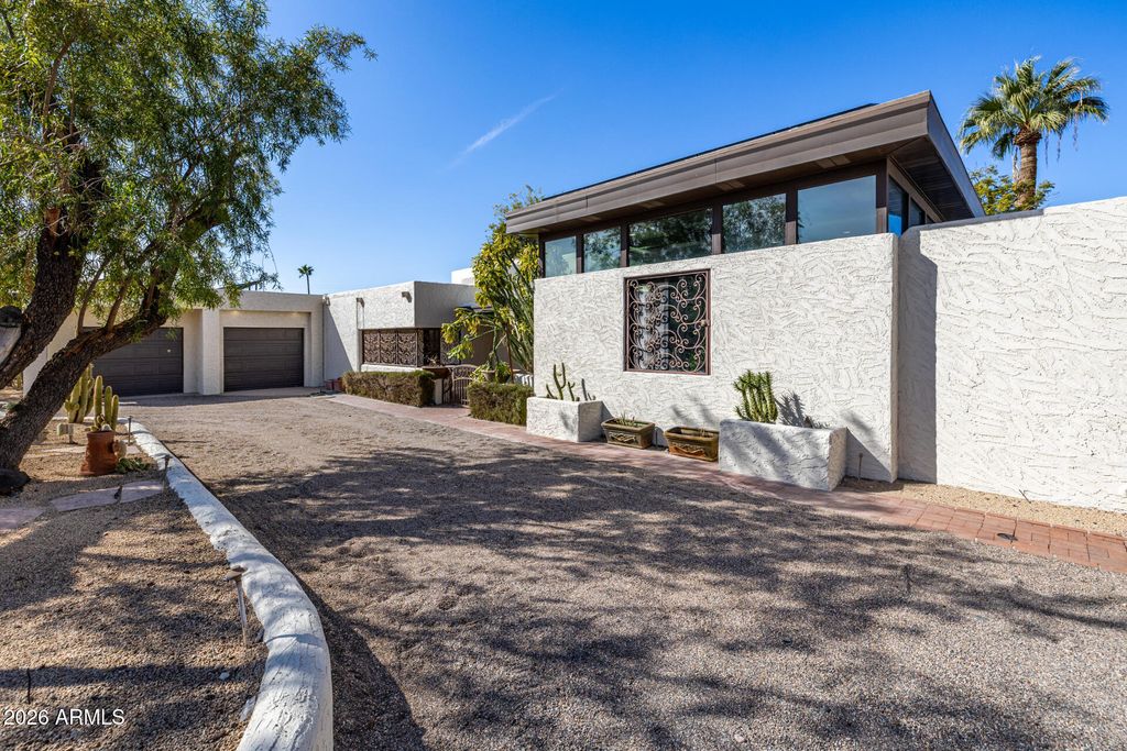 Photo of 1522 E Northern Avenue, Phoenix, AZ 85020 (MLS # 6977276)