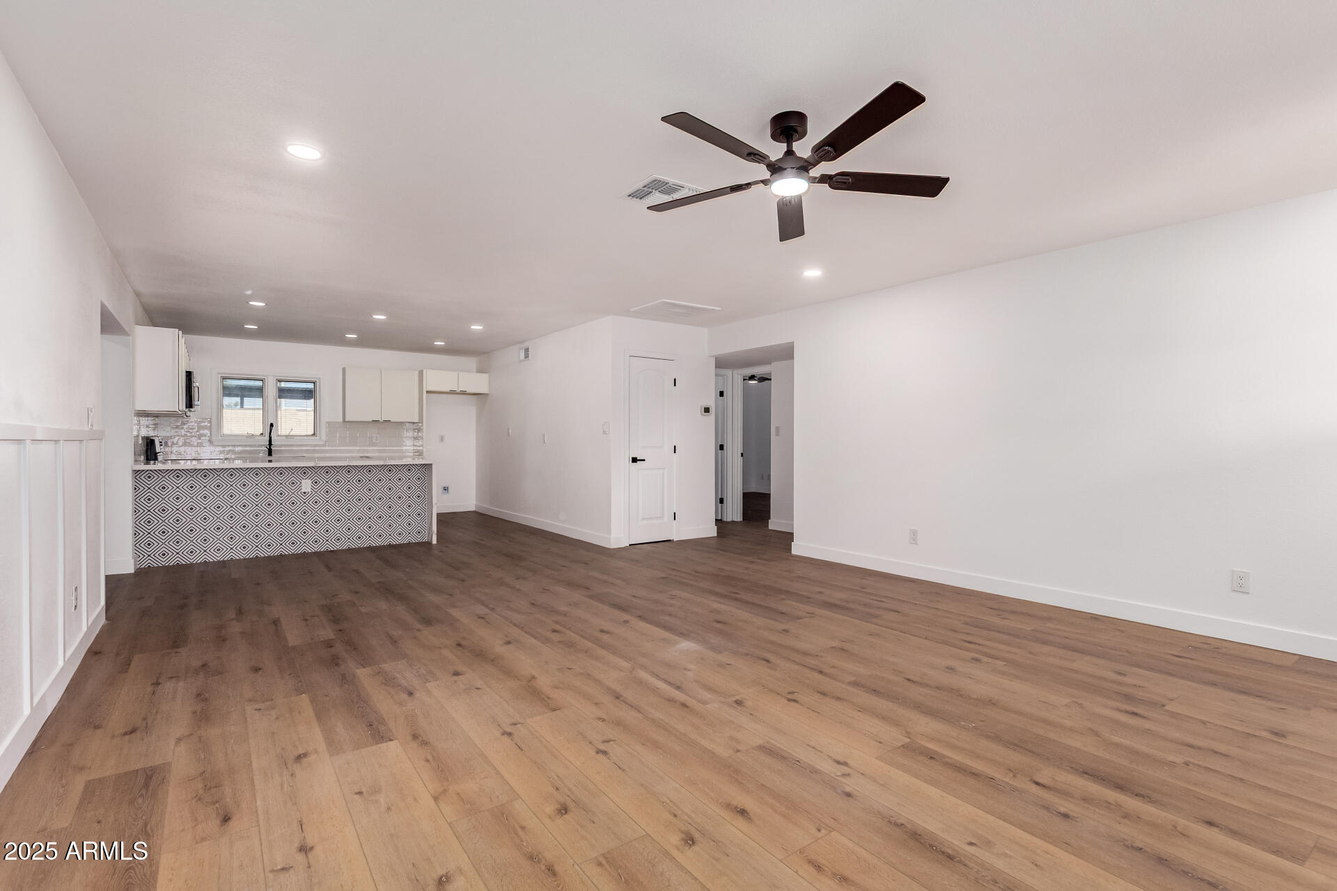 525 S VISALIA --
