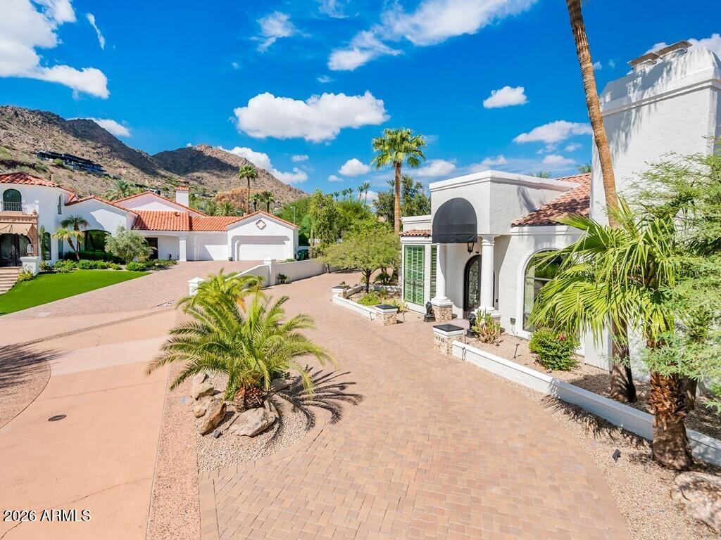 6332 E VISTA Drive