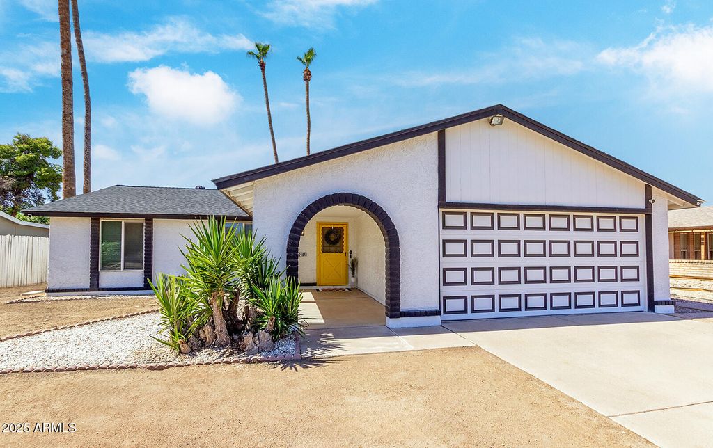 Photo of 2104 N Pennington Drive, Chandler, AZ 85224 (MLS # 6932167)