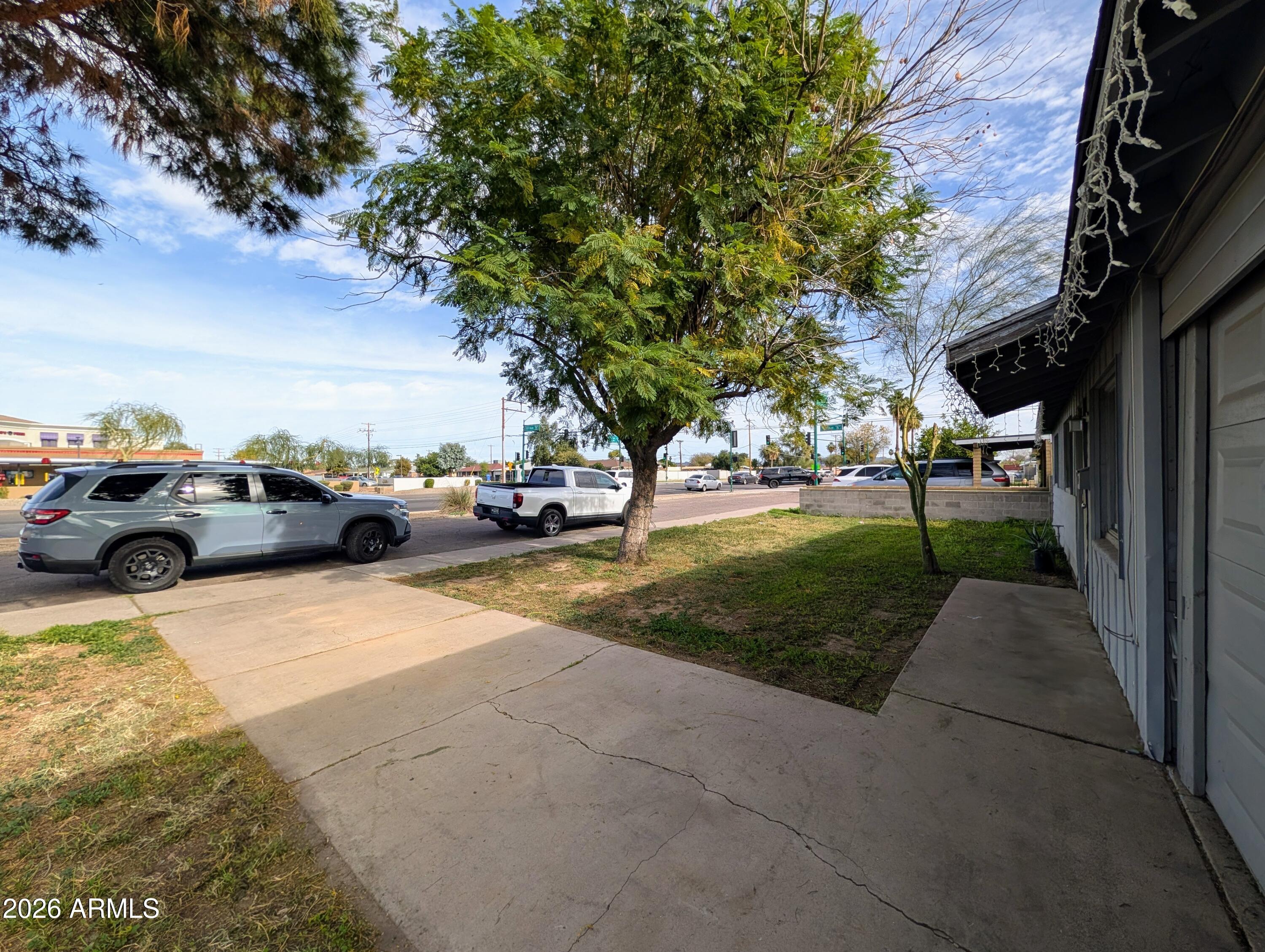 3305 W BETHANY HOME Road