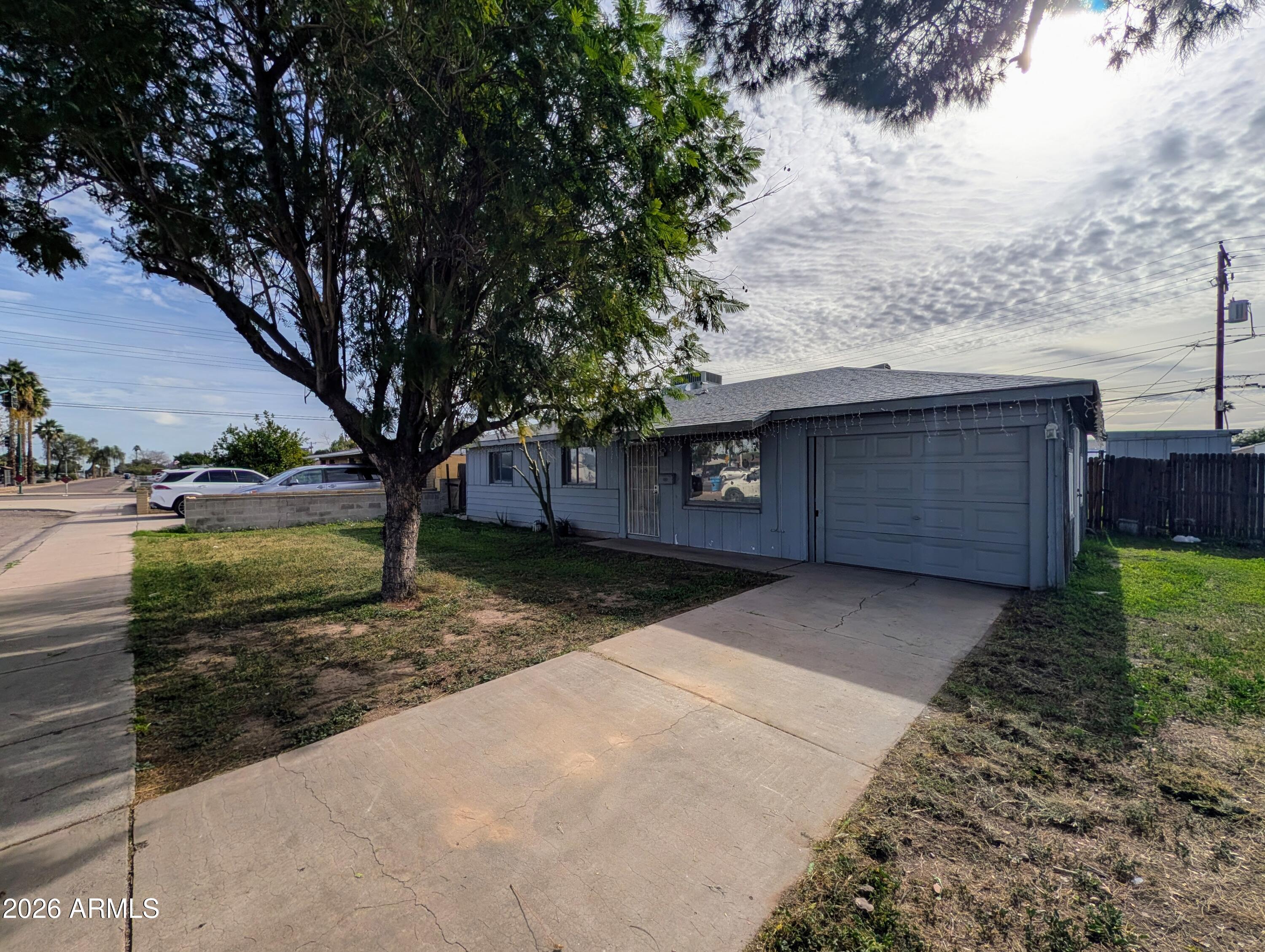 3305 W BETHANY HOME Road