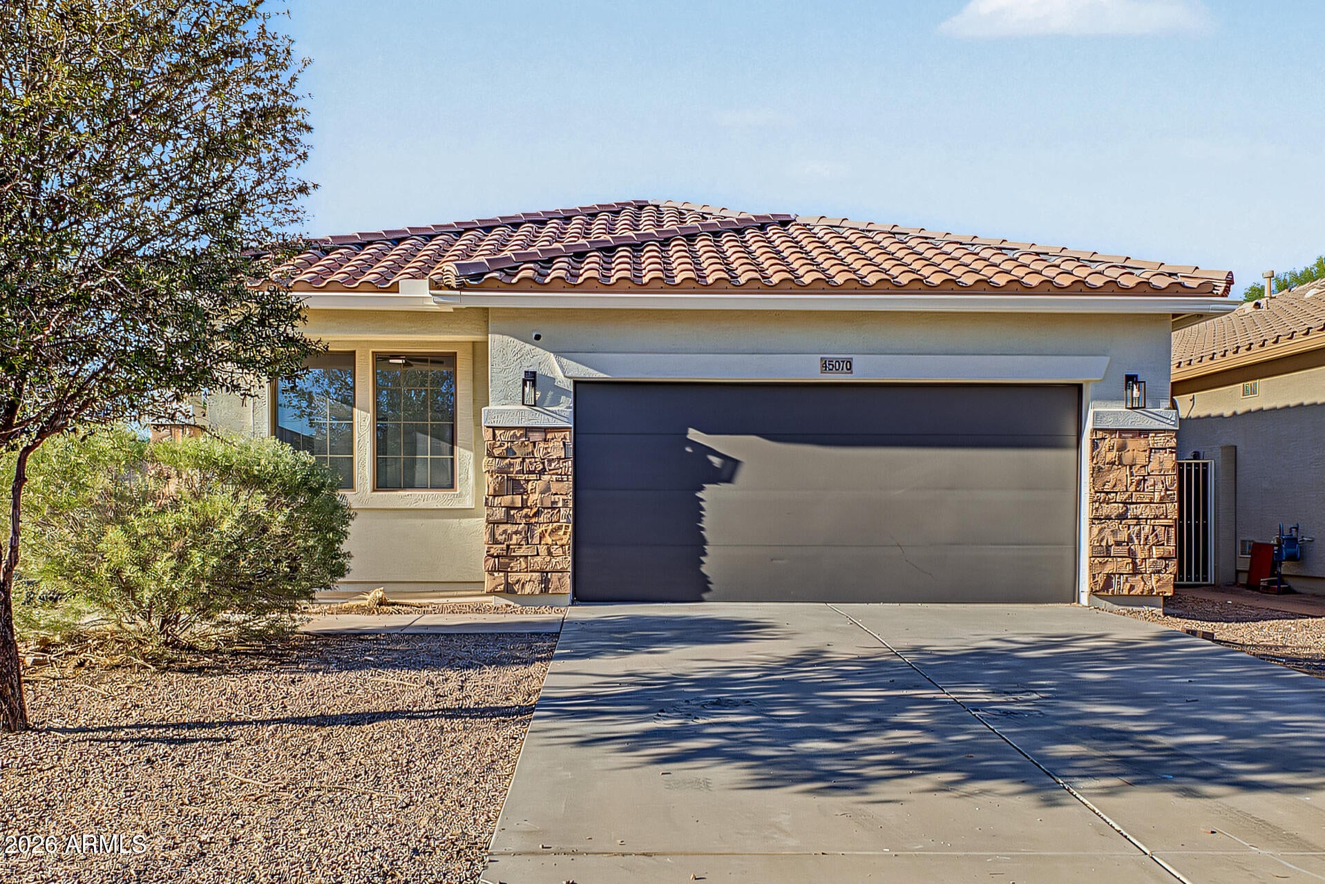45070 W WINDROSE Drive