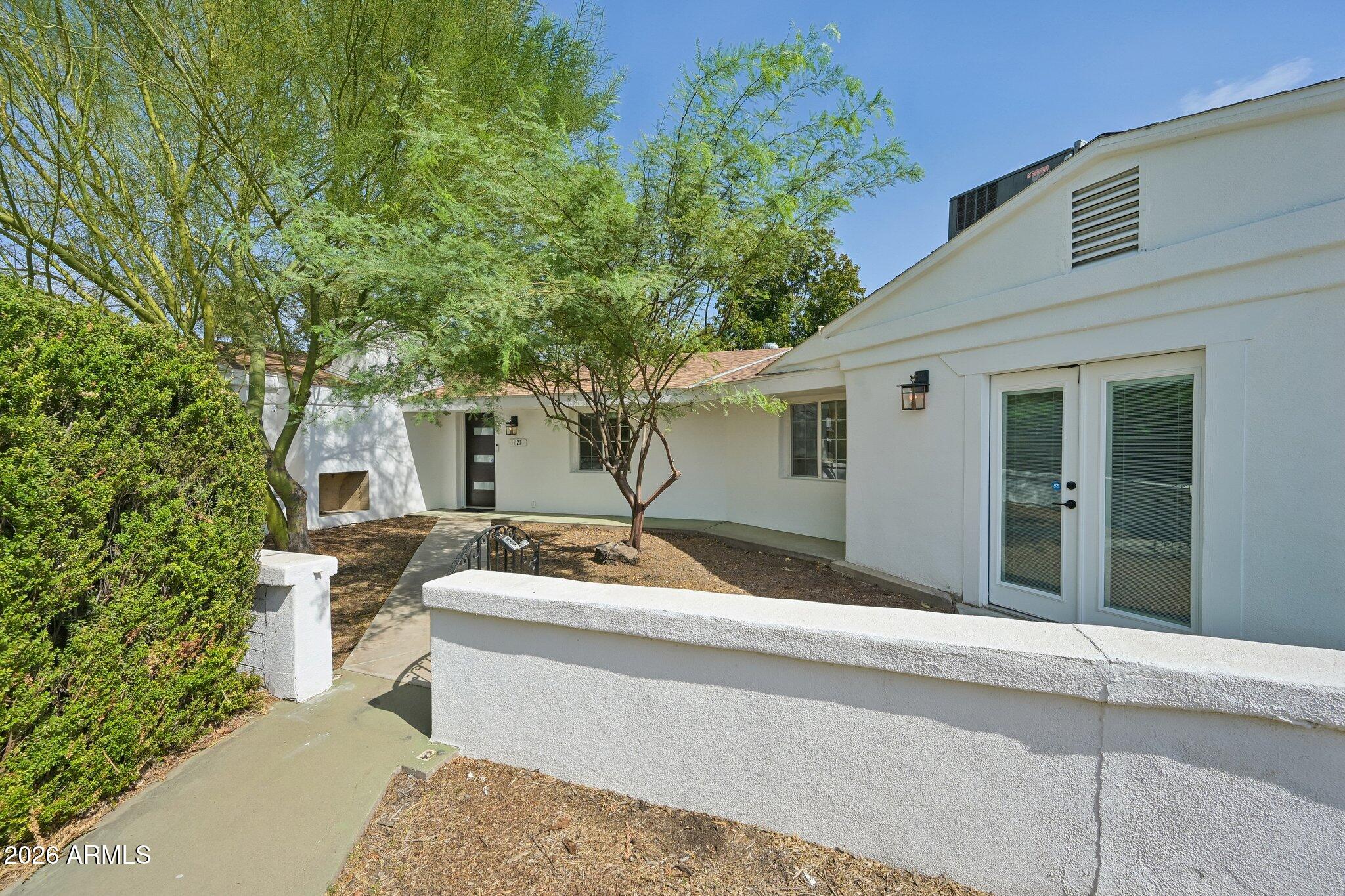 1121 W BETHANY HOME Road