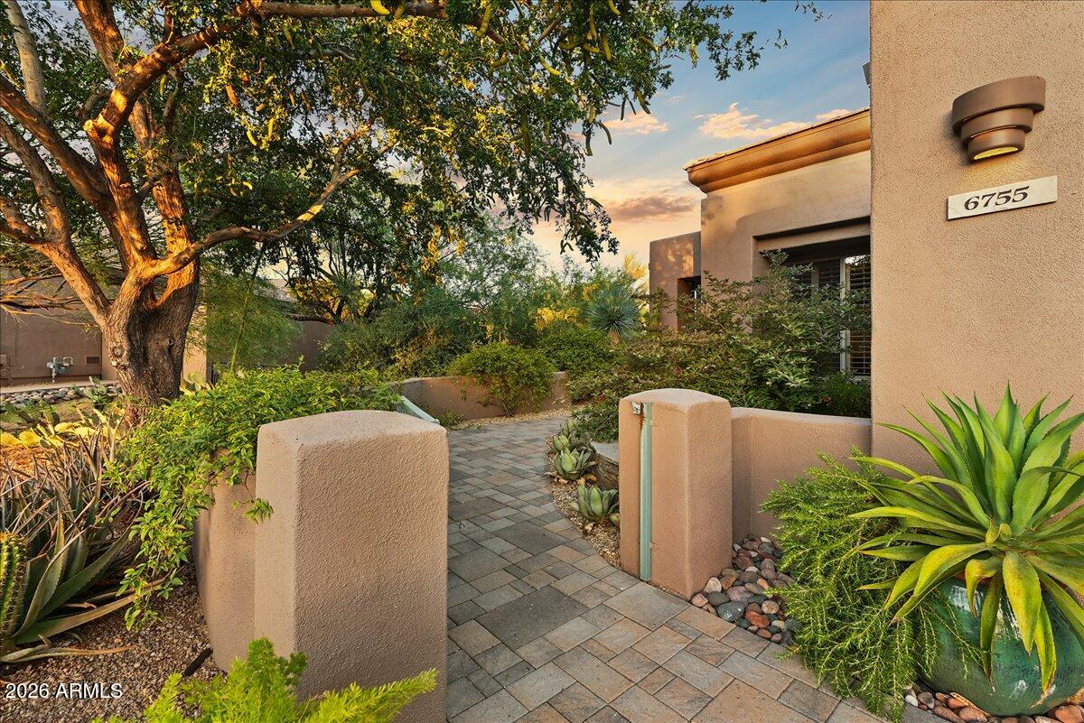 6755 E NIGHTINGALE STAR Circle