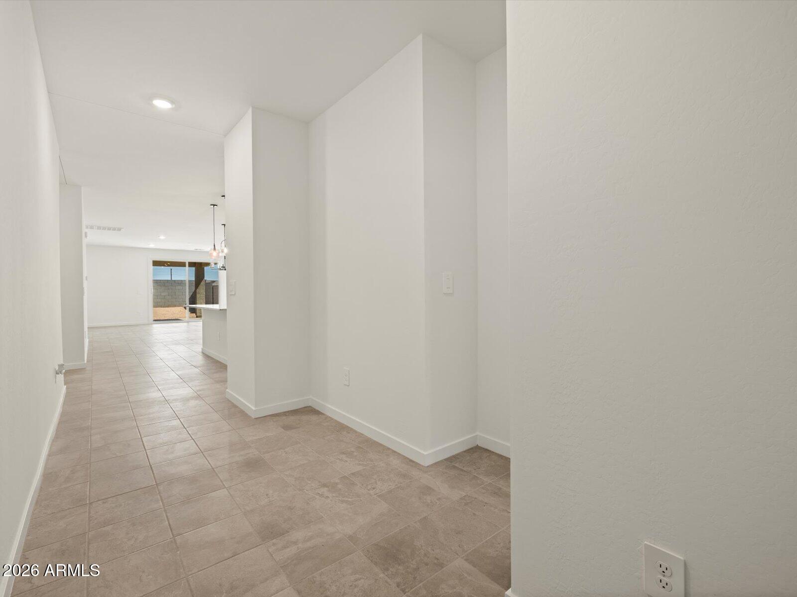 2424 E ENANTIO Road