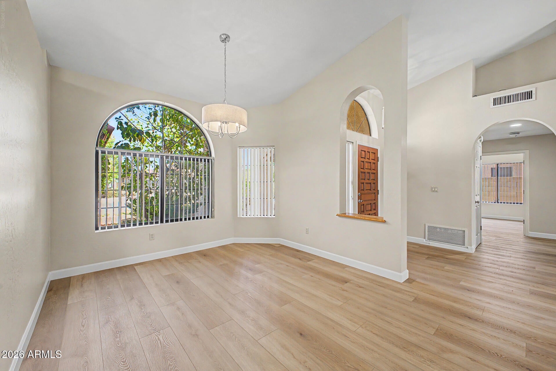 1933 E BUENA VISTA Drive