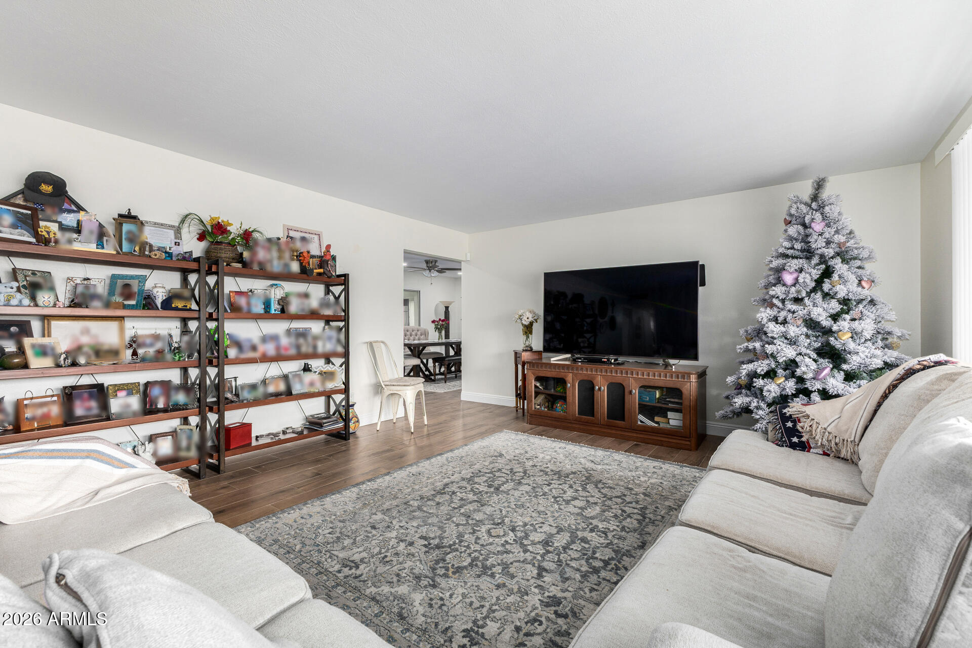 5624 W MORTEN Avenue