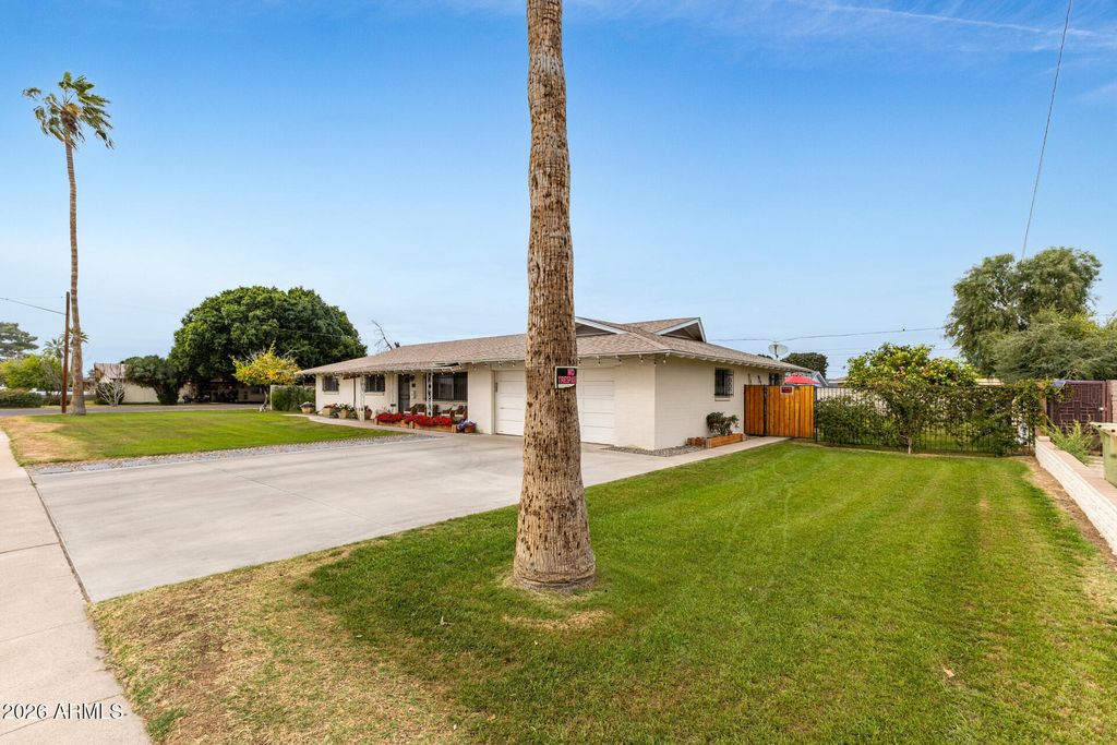 Photo of 5624 W Morten Avenue, Glendale, AZ 85301 (MLS # 6986533)