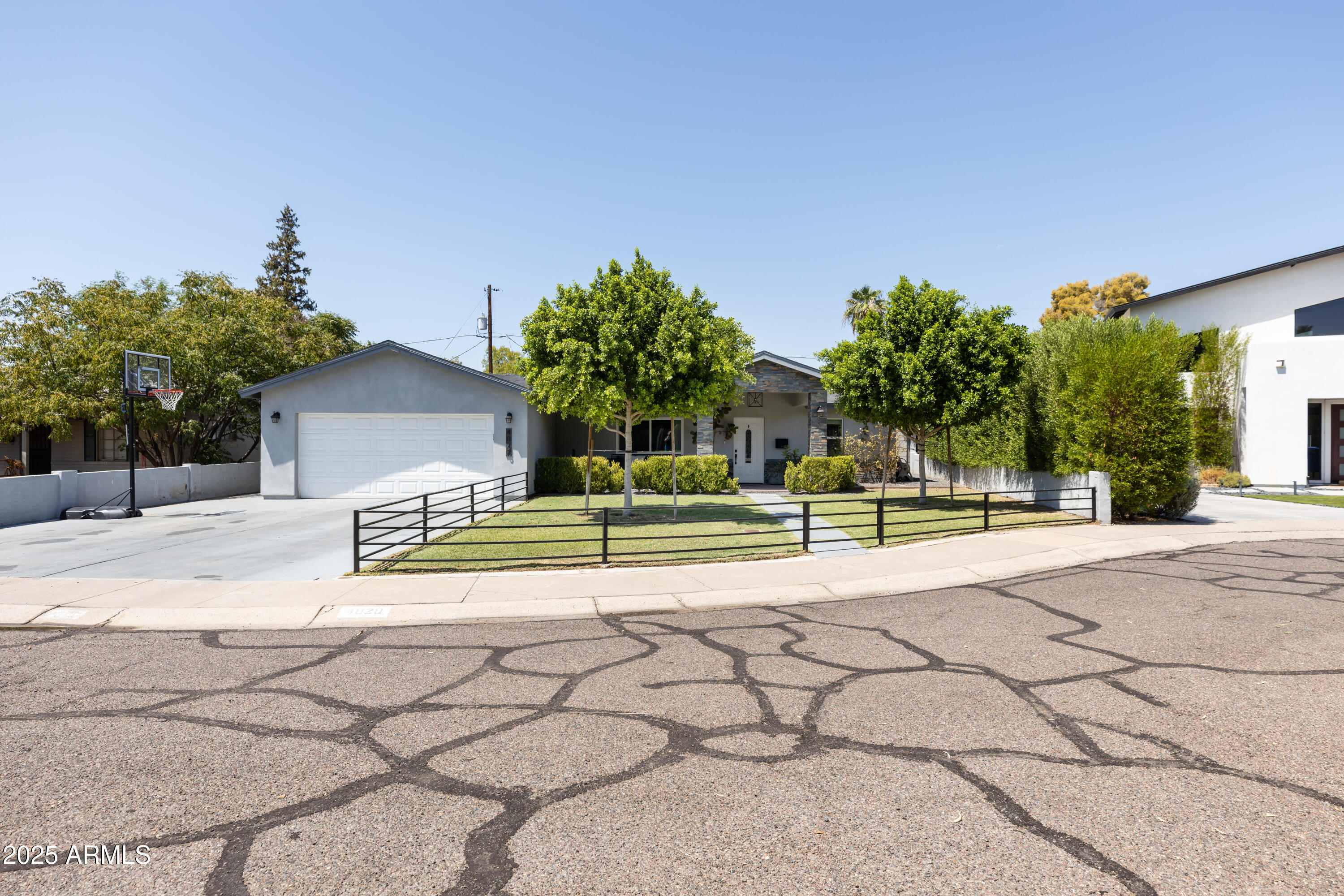 4020 N 33RD Place