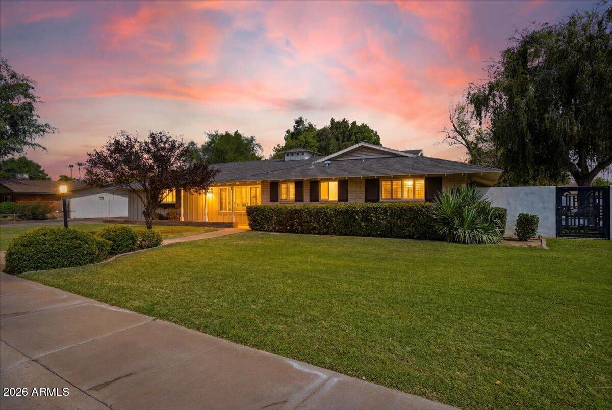 216 E GLENN Drive