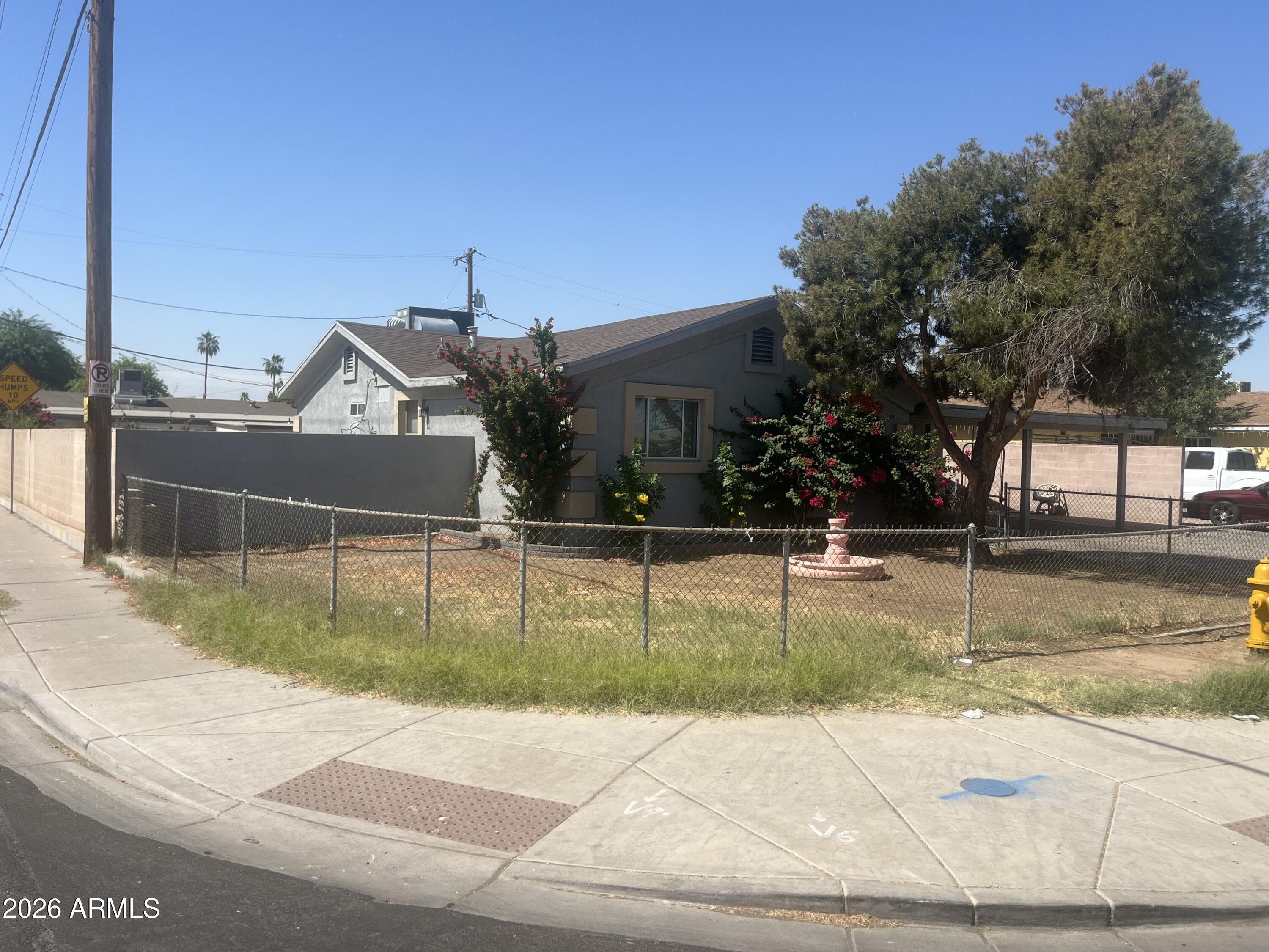 5501 W CAMPBELL Avenue