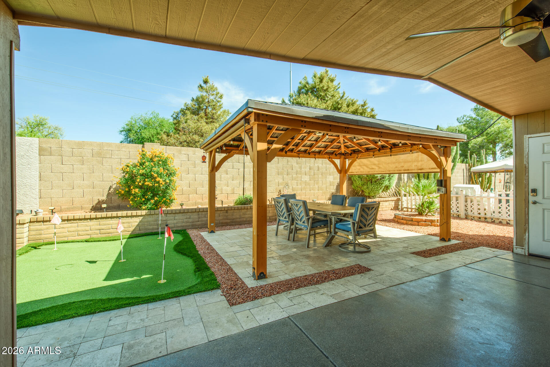 1776 E AUGUSTA Avenue