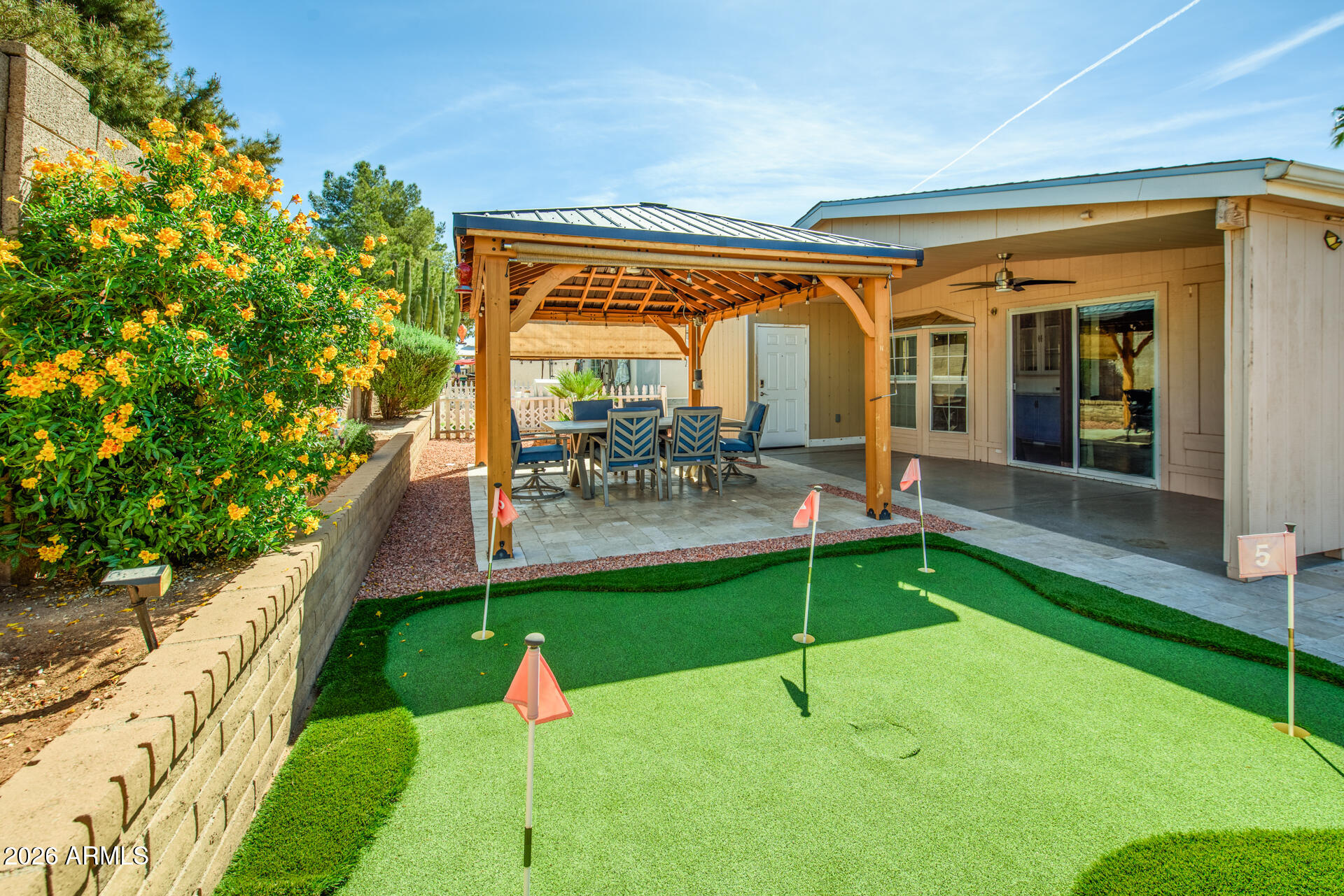 1776 E AUGUSTA Avenue