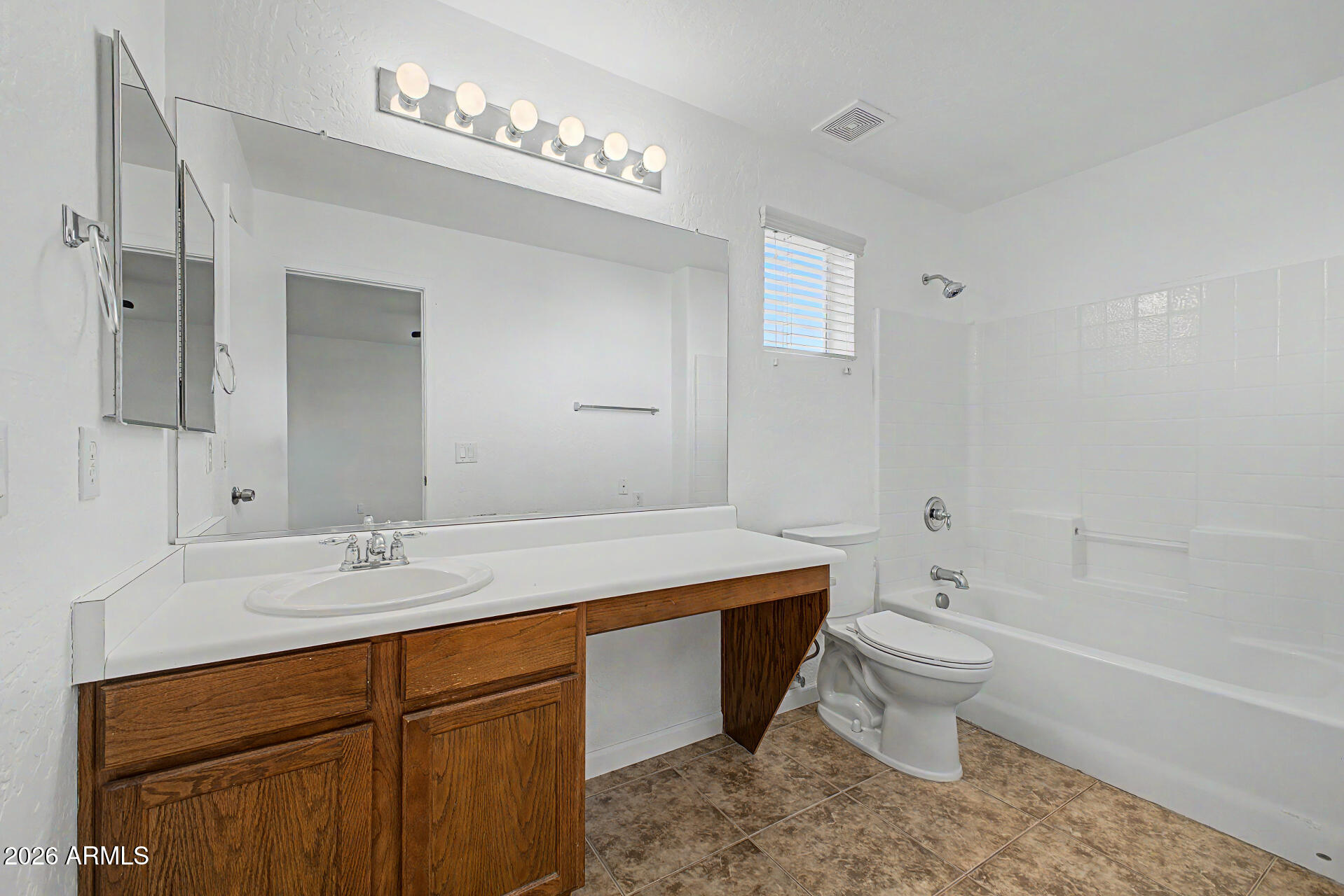PALISADES AT COUNTRY PLACE - Residential