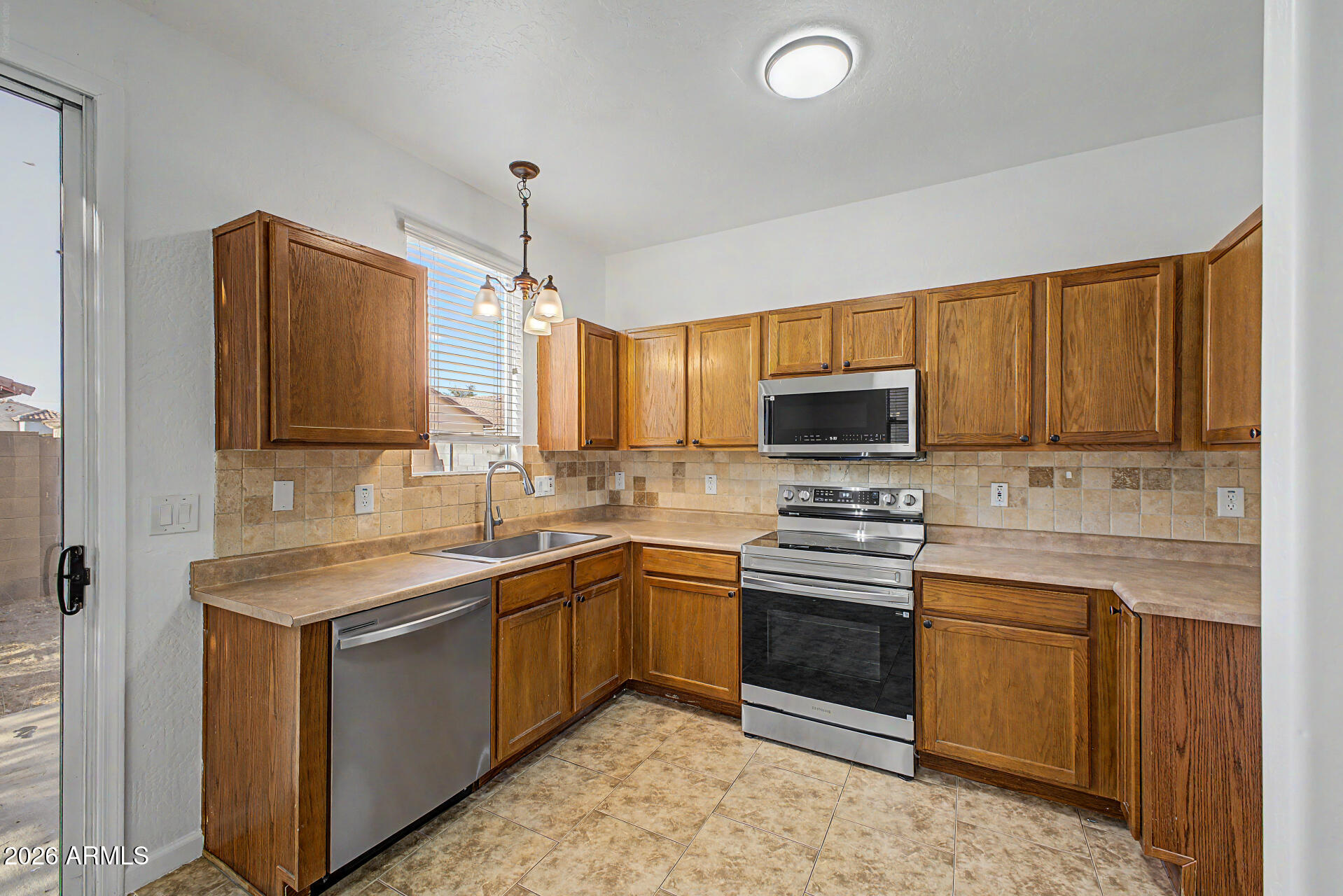 PALISADES AT COUNTRY PLACE - Residential