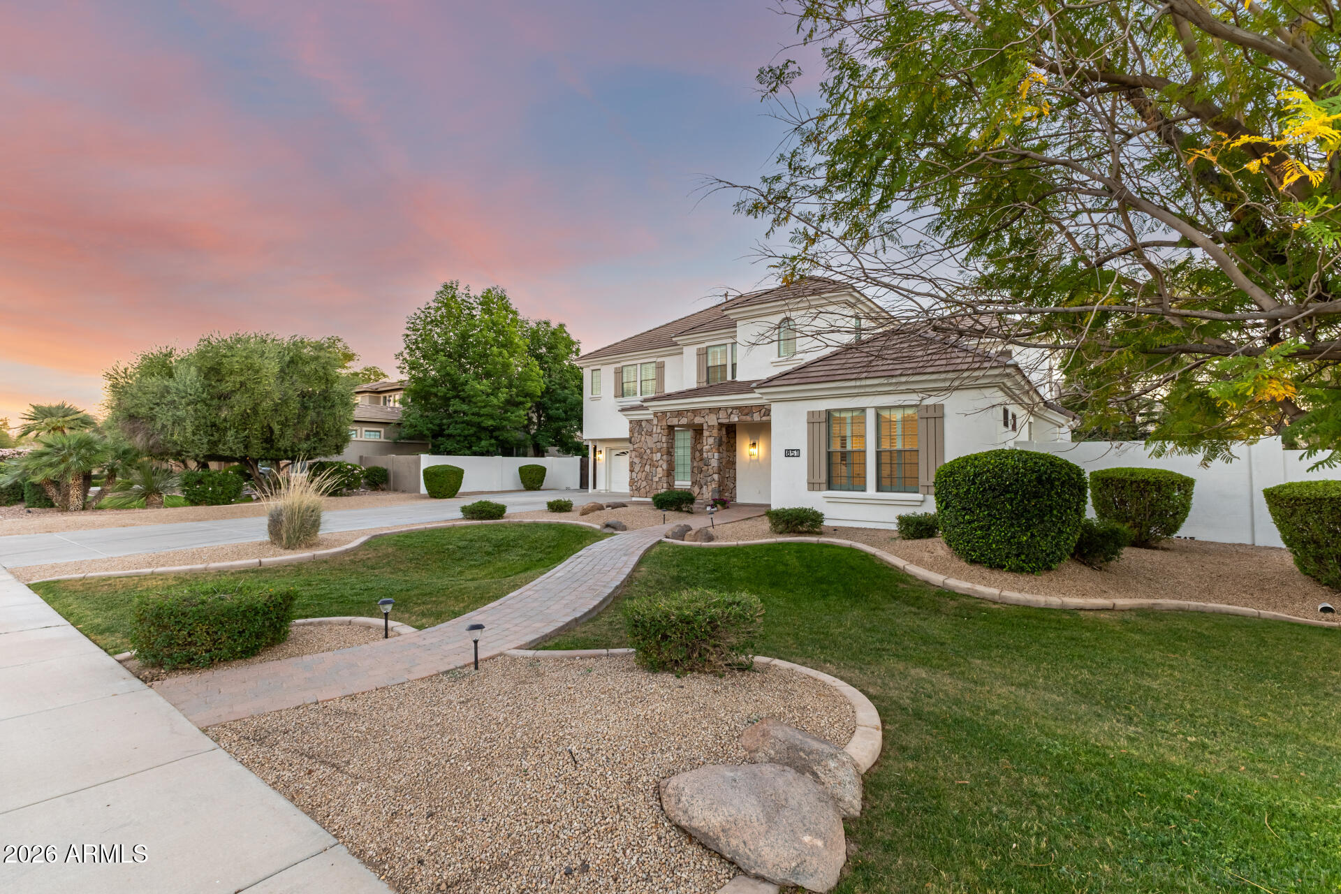 851 E DESERT INN Drive