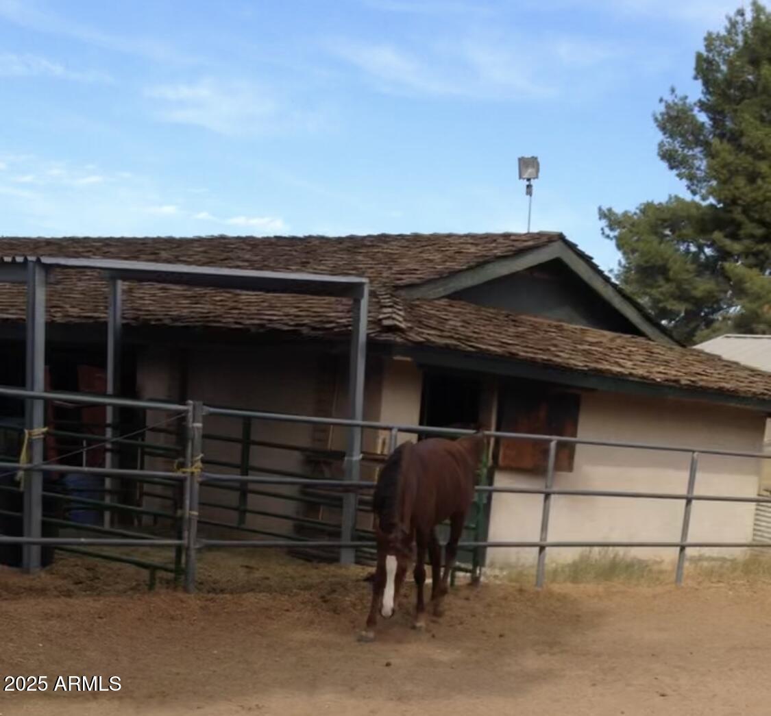 2323 W HARRISON Street