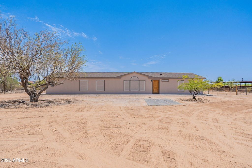 Photo of 15811 W Ghost Ranch Road, Casa Grande, AZ 85122 (MLS # 6895378)