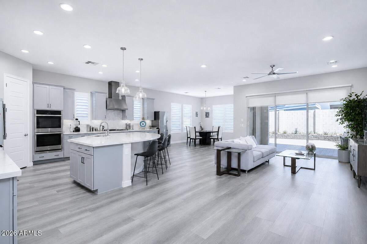 1540 E San Carlos Way